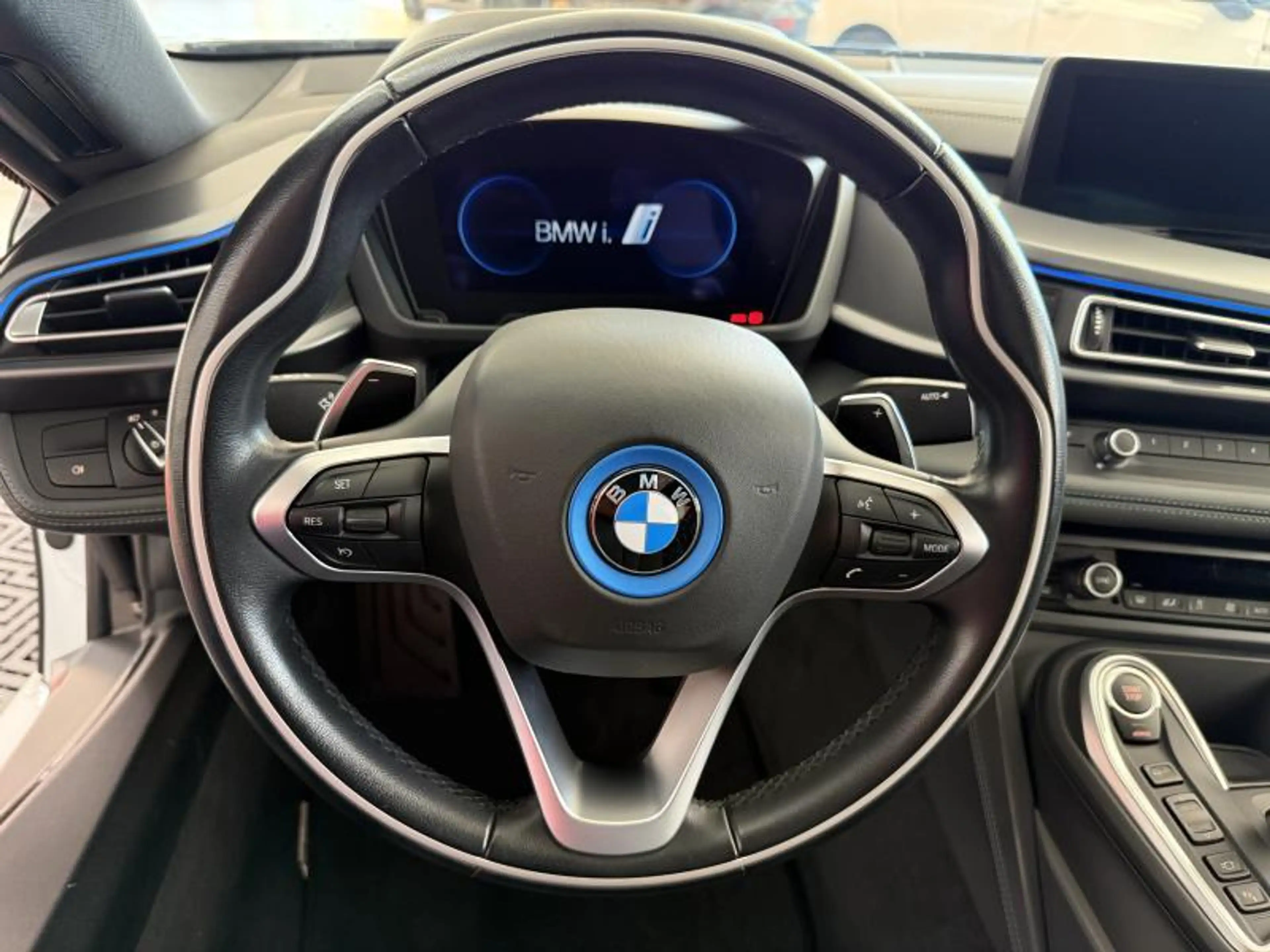 BMW i8 Vente Privée — photo 10