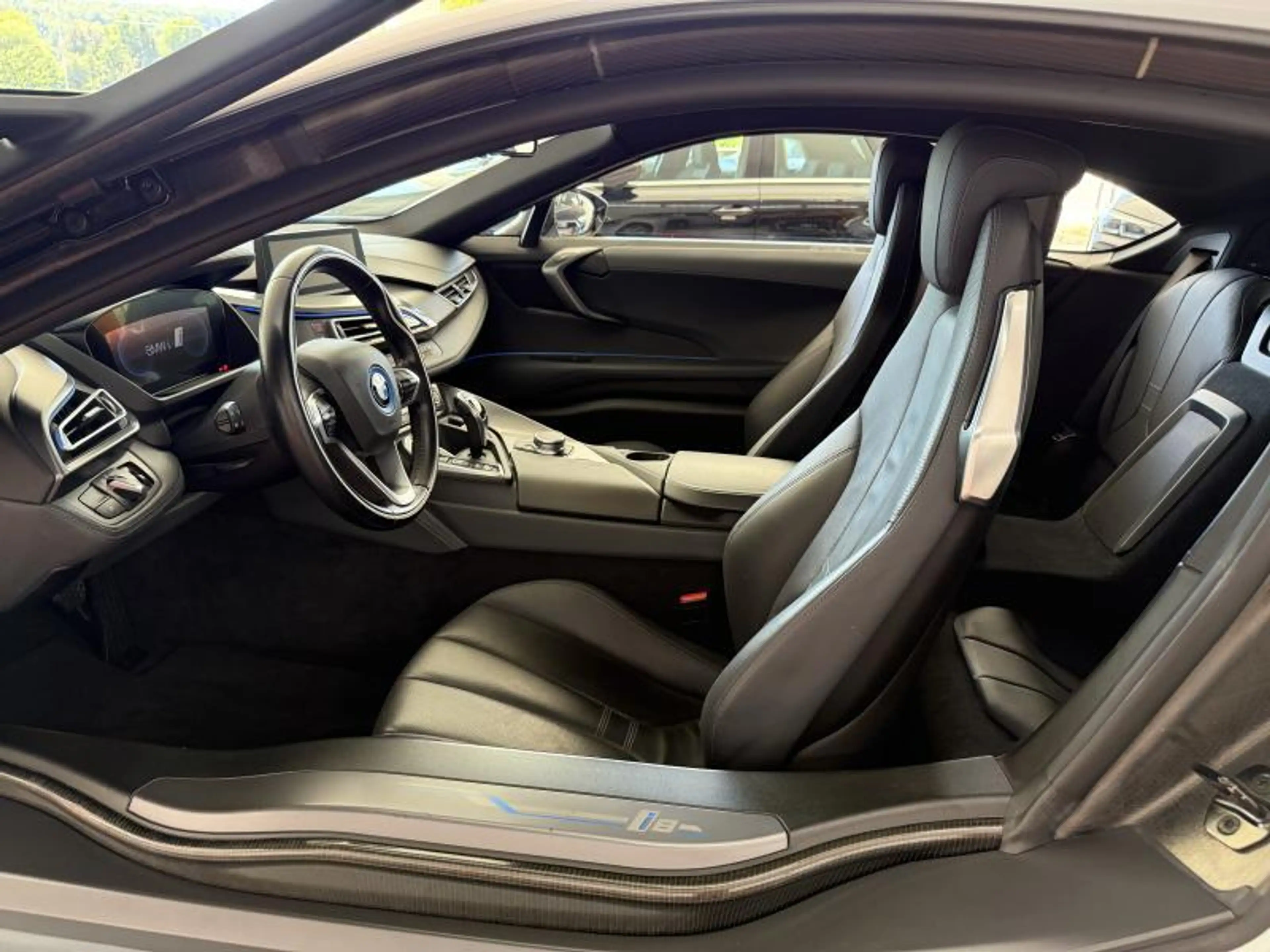 BMW i8 Vente Privée — photo 9
