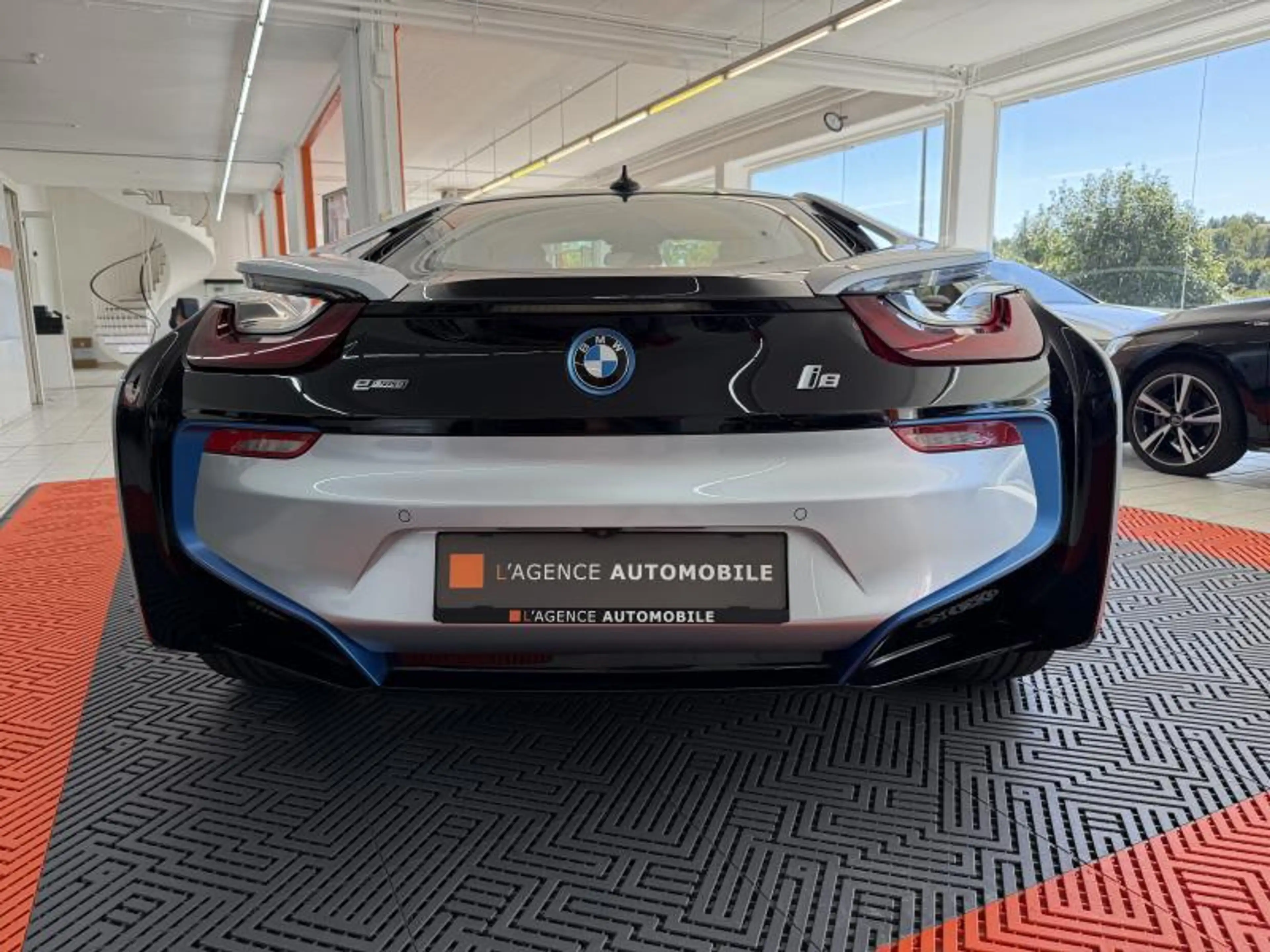 BMW i8 Vente Privée — photo 7