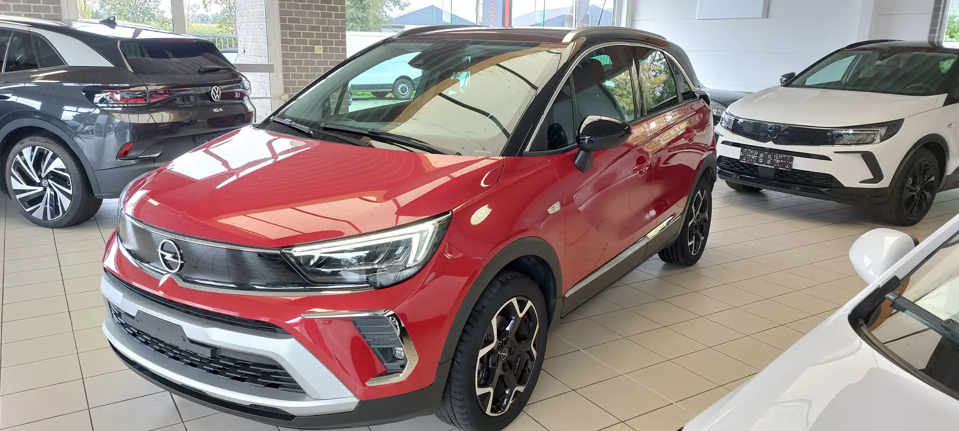Opel Crossland 1.2 Turbo Ultimate S/S Automaat Rouge - 1