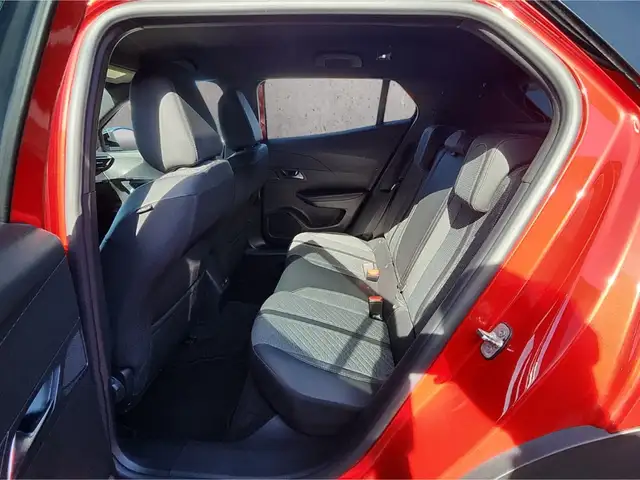 Peugeot 2008 view 8
