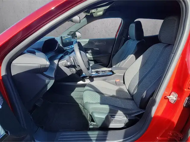 Peugeot 2008 view 9