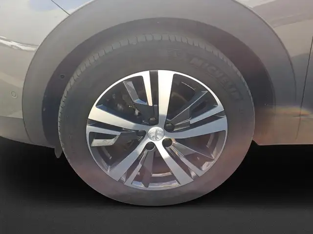 Peugeot 3008 view 8