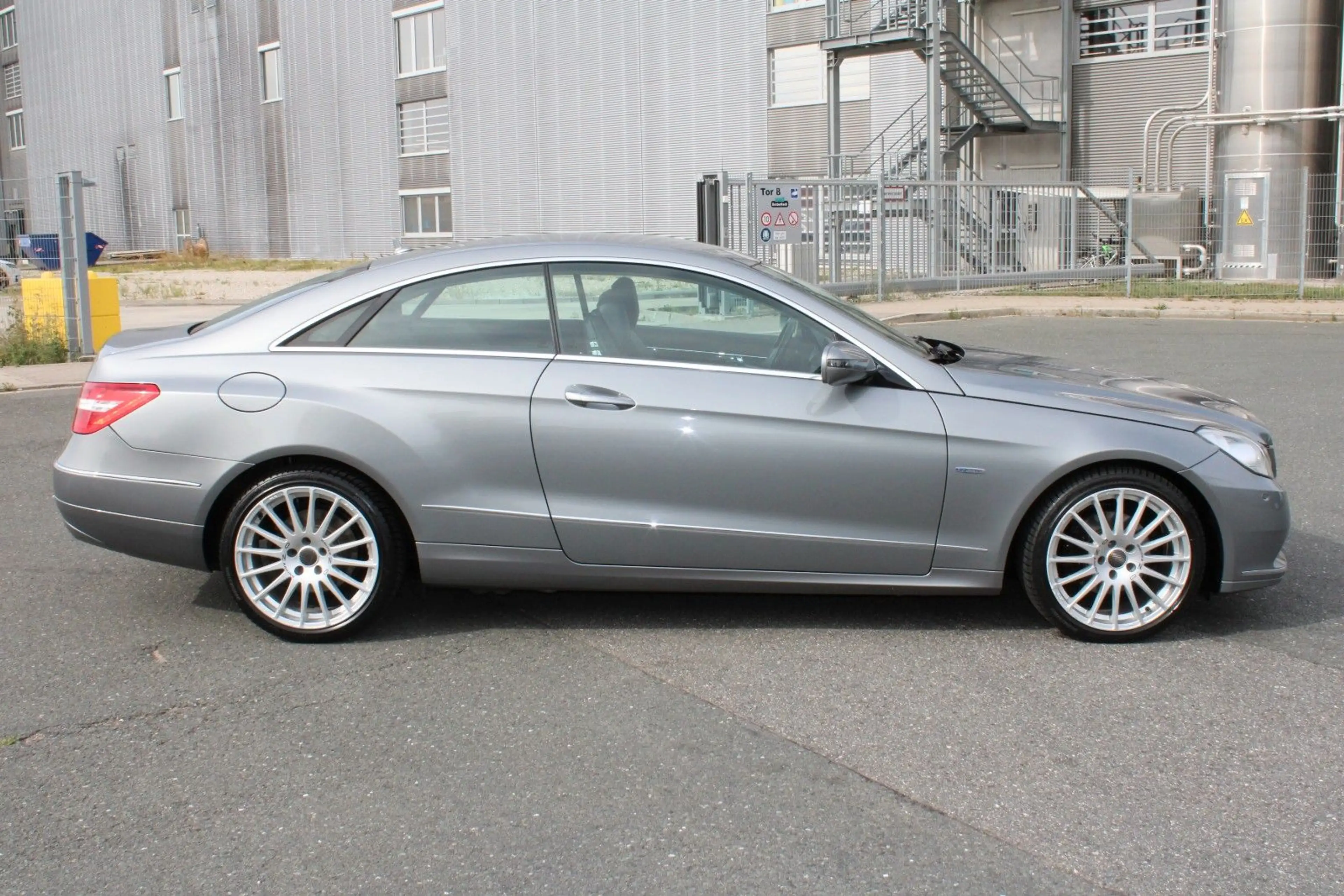 Mercedes-Benz E 250 E250 Coupe CGI Xenon PDC Sitzhzg. Tempo 18"Alu — photo 5