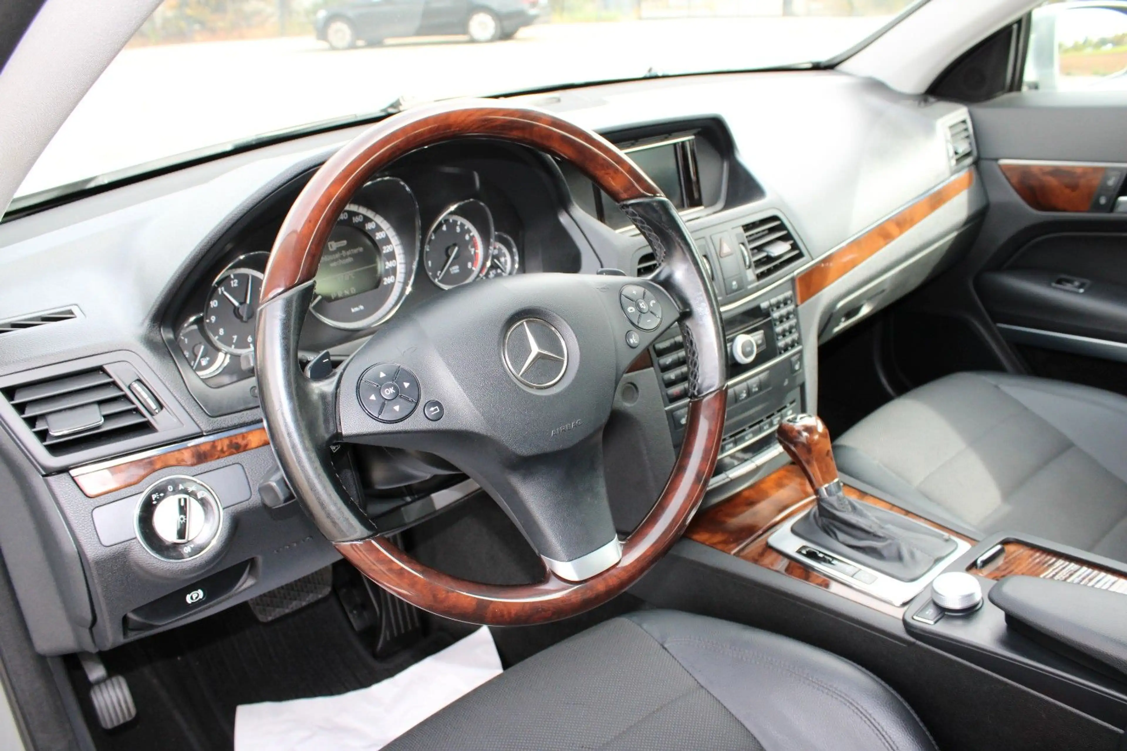 Mercedes-Benz E 250 E250 Coupe CGI Xenon PDC Sitzhzg. Tempo 18"Alu — photo 13