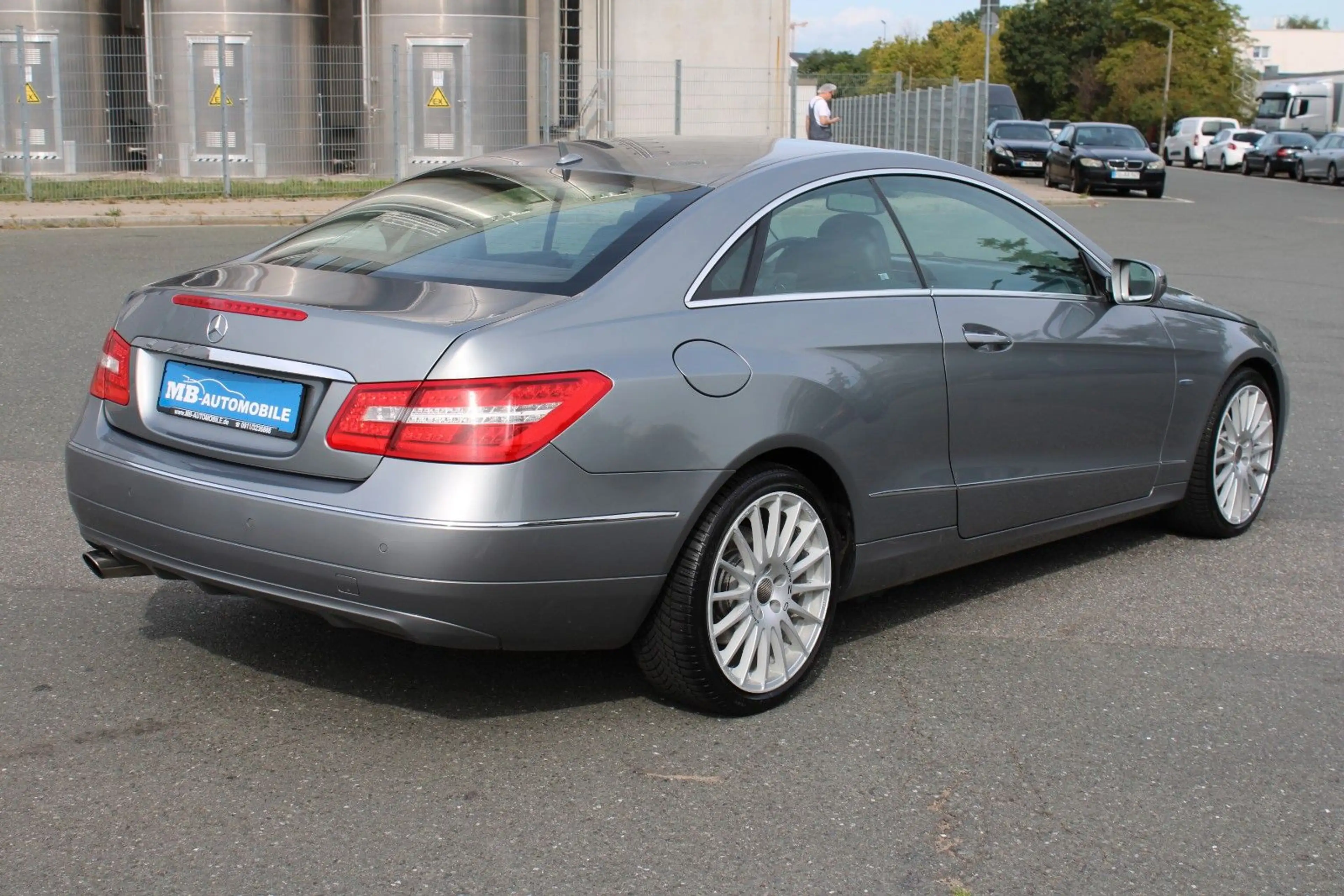 Mercedes-Benz E 250 E250 Coupe CGI Xenon PDC Sitzhzg. Tempo 18"Alu — photo 9