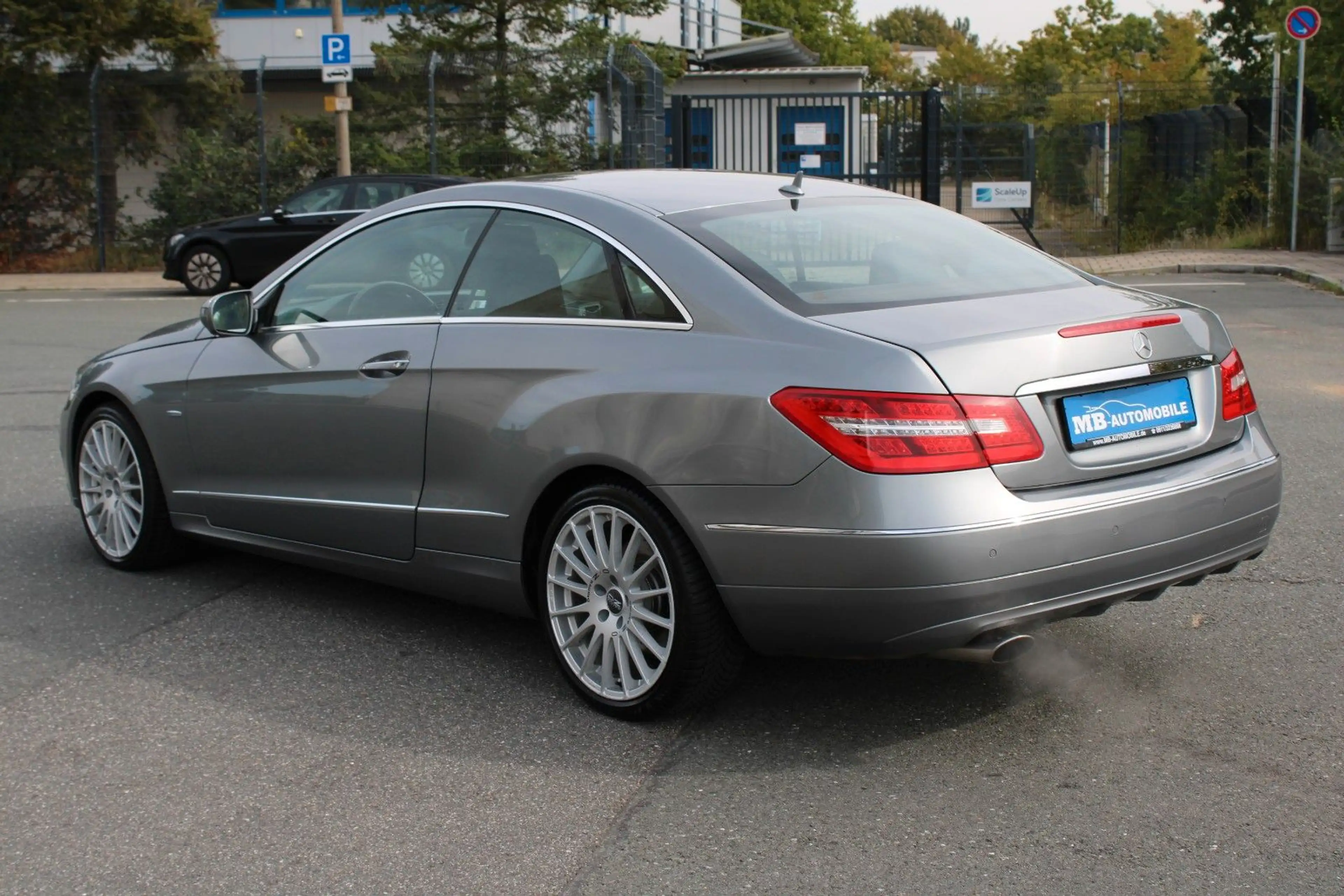 Mercedes-Benz E 250 E250 Coupe CGI Xenon PDC Sitzhzg. Tempo 18"Alu — photo 7