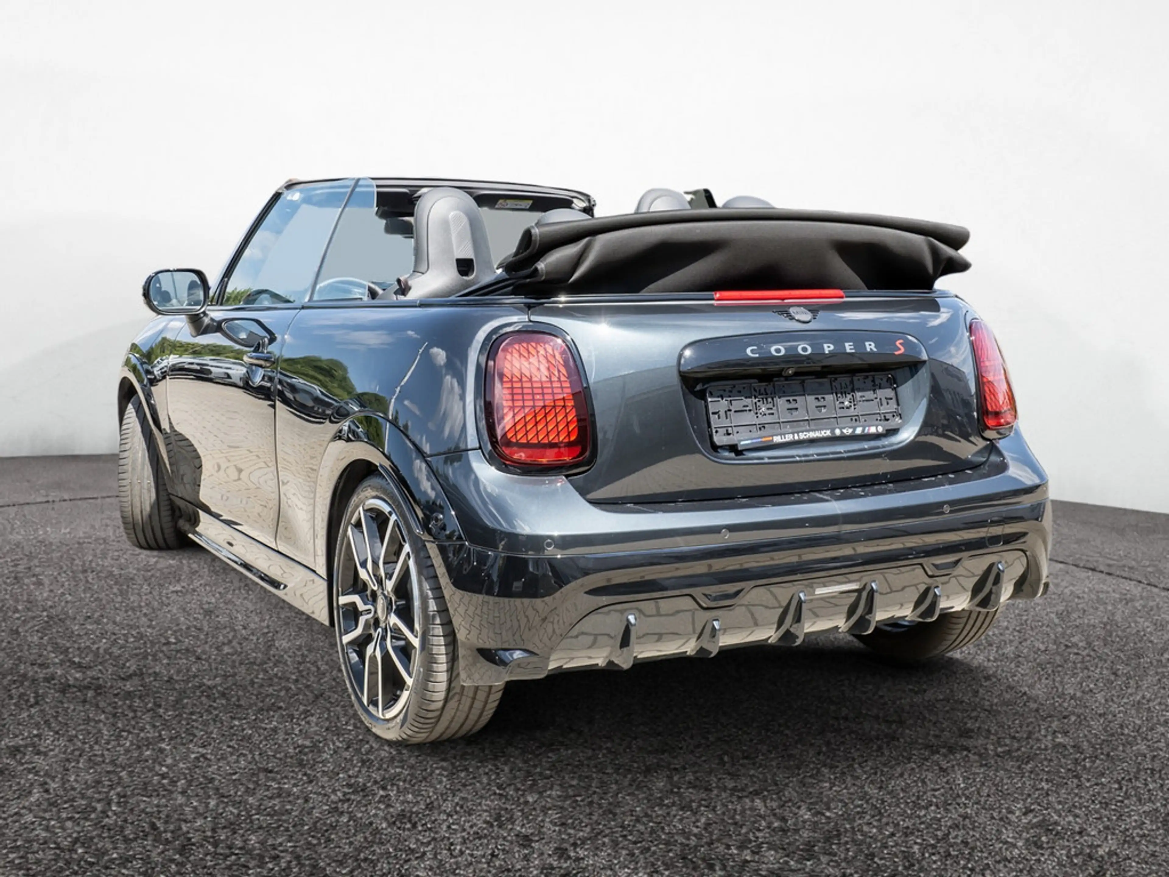 MINI Cooper S Cabrio JCW Trim PDC SHZ NAVI HUD LED — photo 4