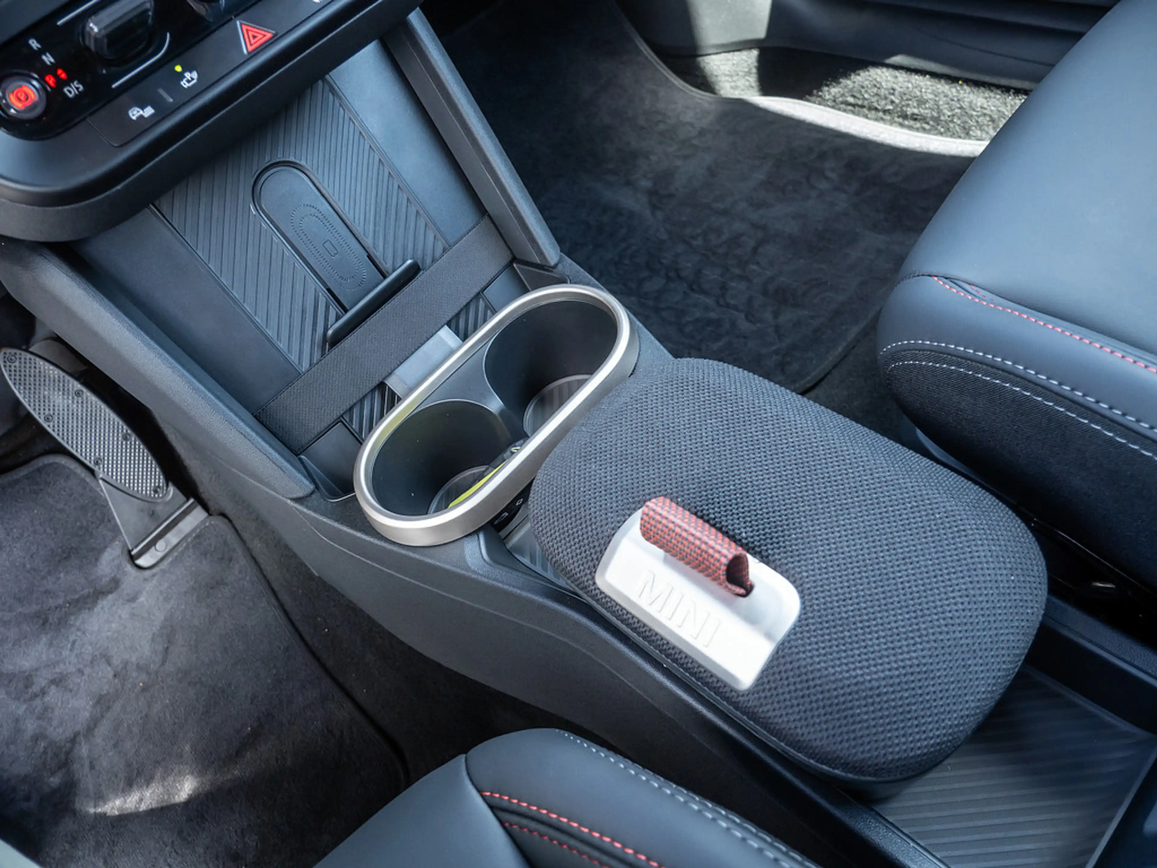 MINI Cooper S Cabrio JCW Trim PDC SHZ NAVI HUD LED — photo 15