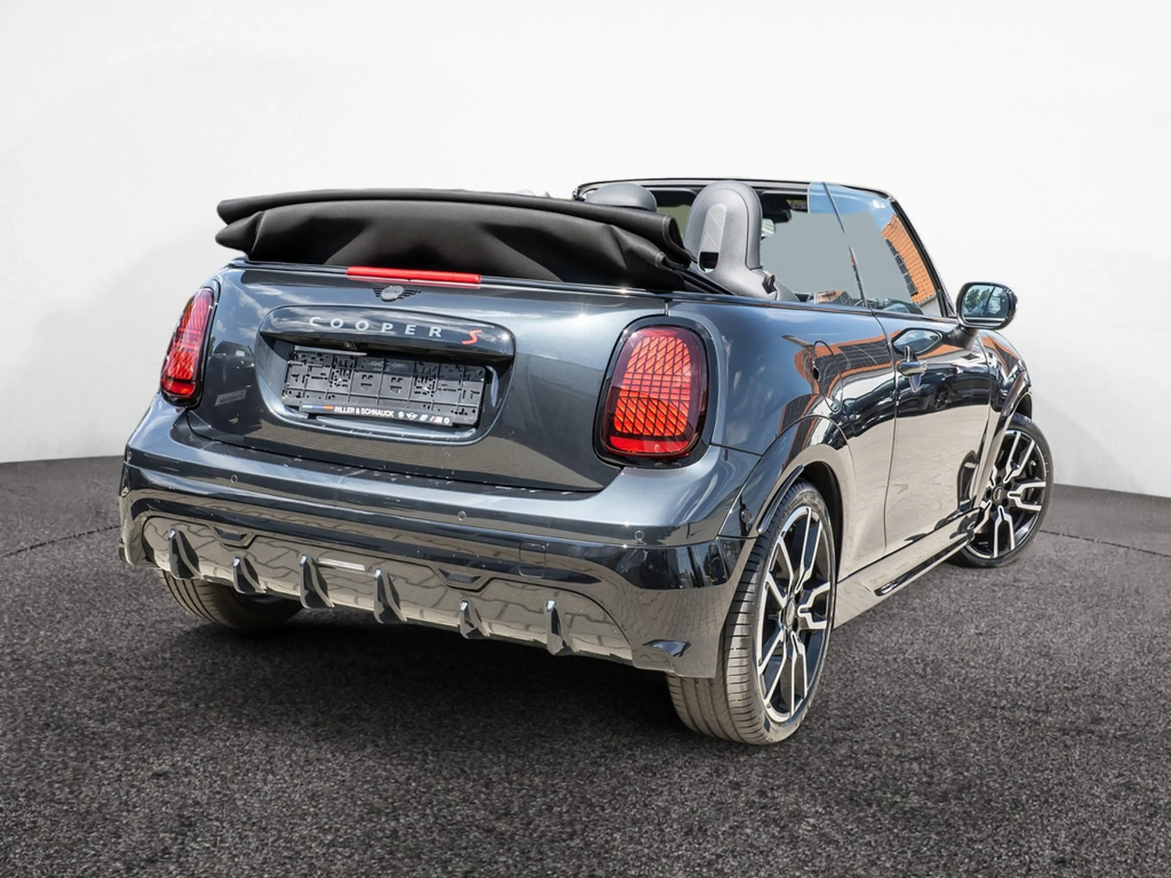 MINI Cooper S Cabrio JCW Trim PDC SHZ NAVI HUD LED — photo 3
