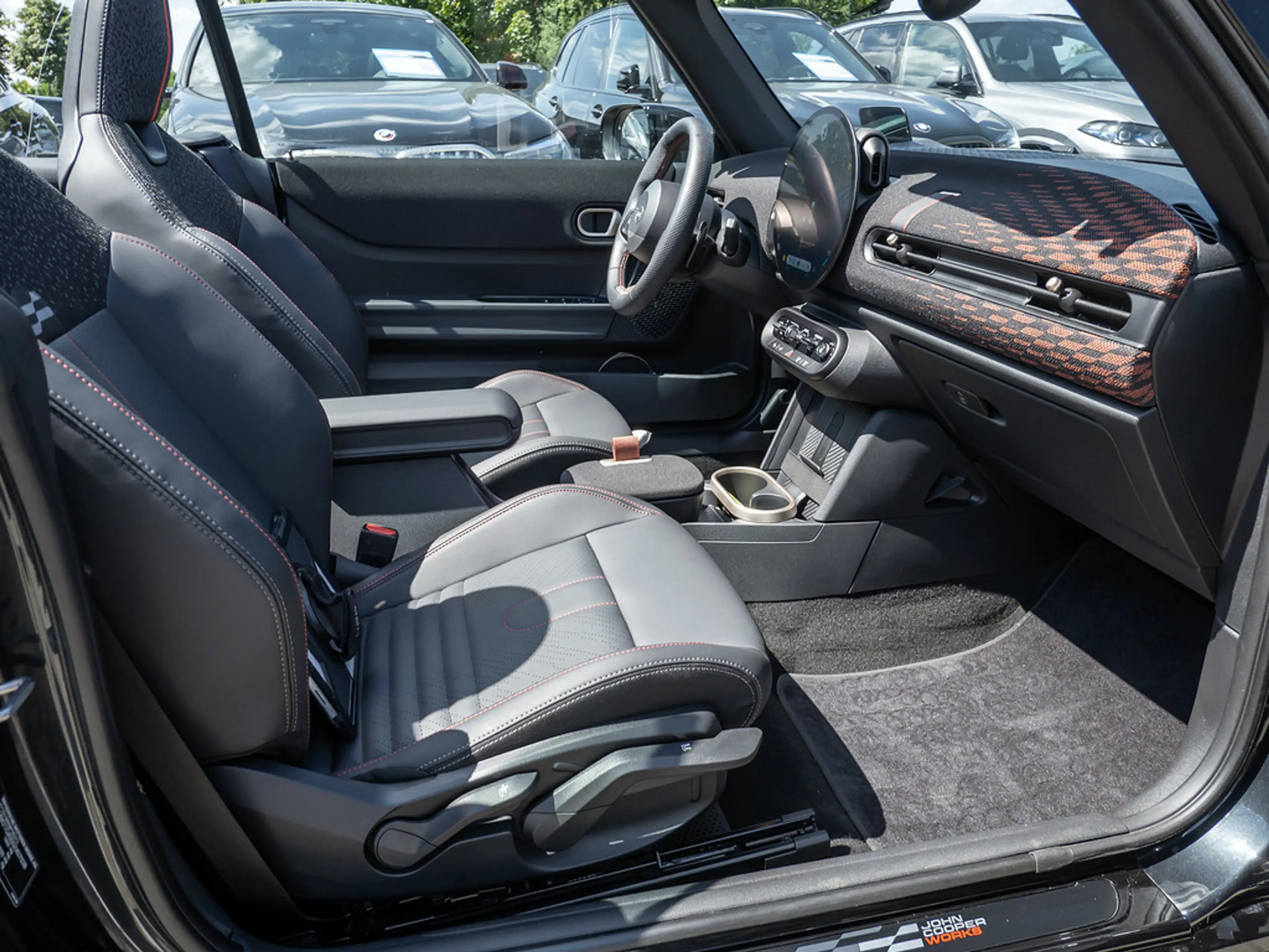 MINI Cooper S Cabrio JCW Trim PDC SHZ NAVI HUD LED — photo 7