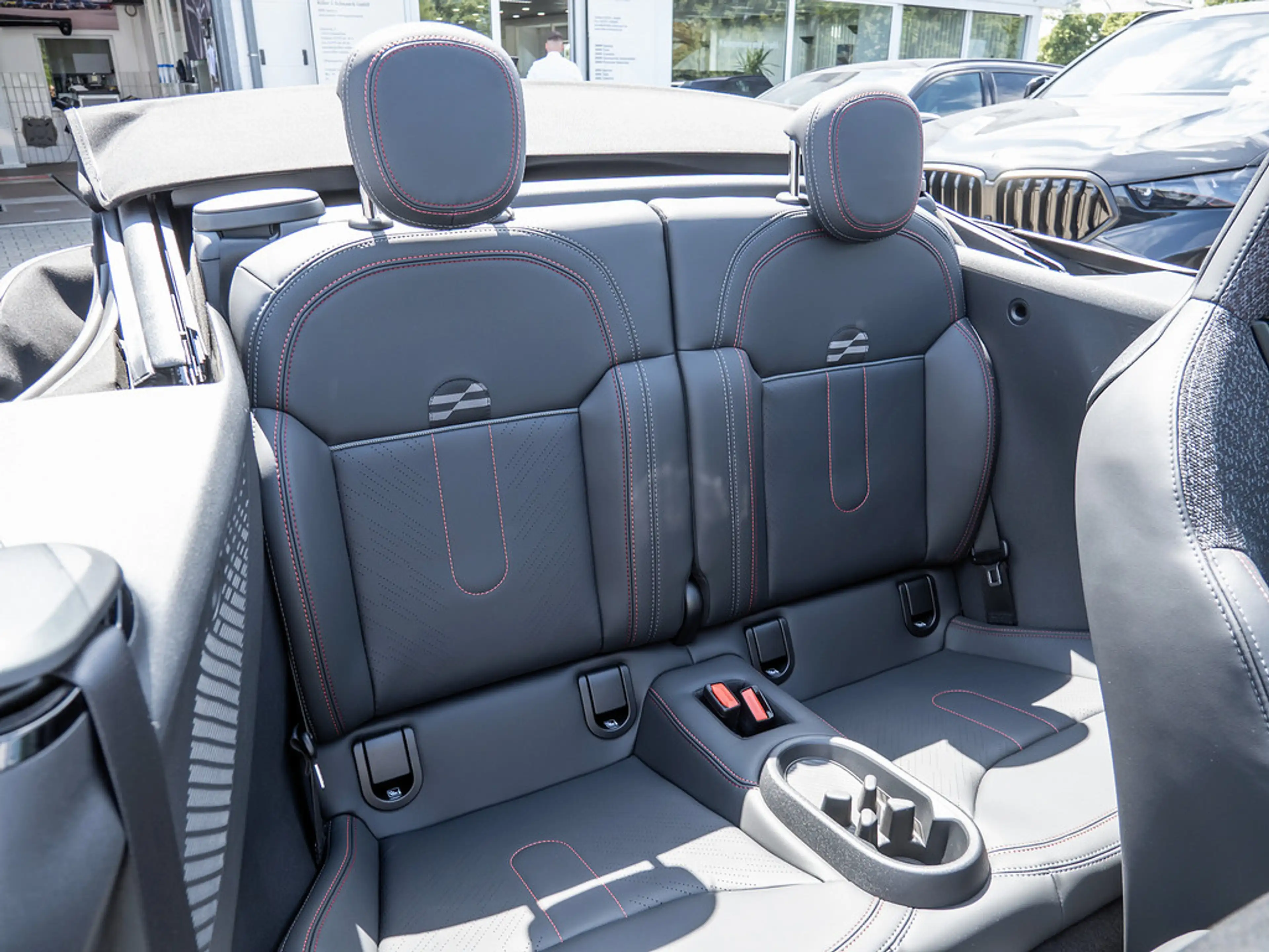 MINI Cooper S Cabrio JCW Trim PDC SHZ NAVI HUD LED — photo 8