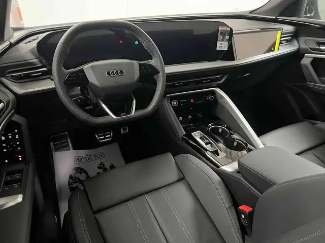 Audi Q5 view 4