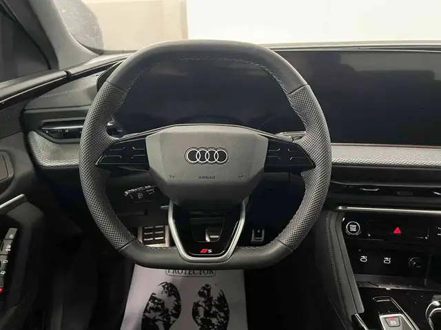 Audi Q5 view 5