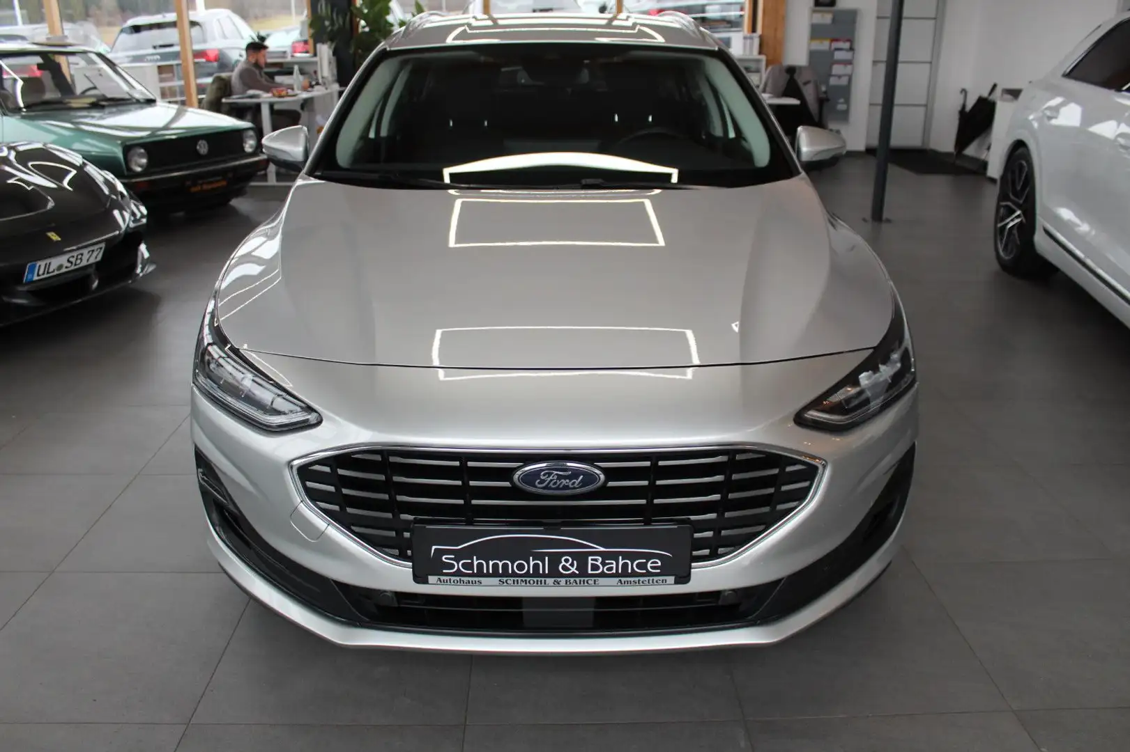 Ford Focus Turnier 1.5 TDCI Titanium X*NAVI*LED*1.HA* Silber - 2