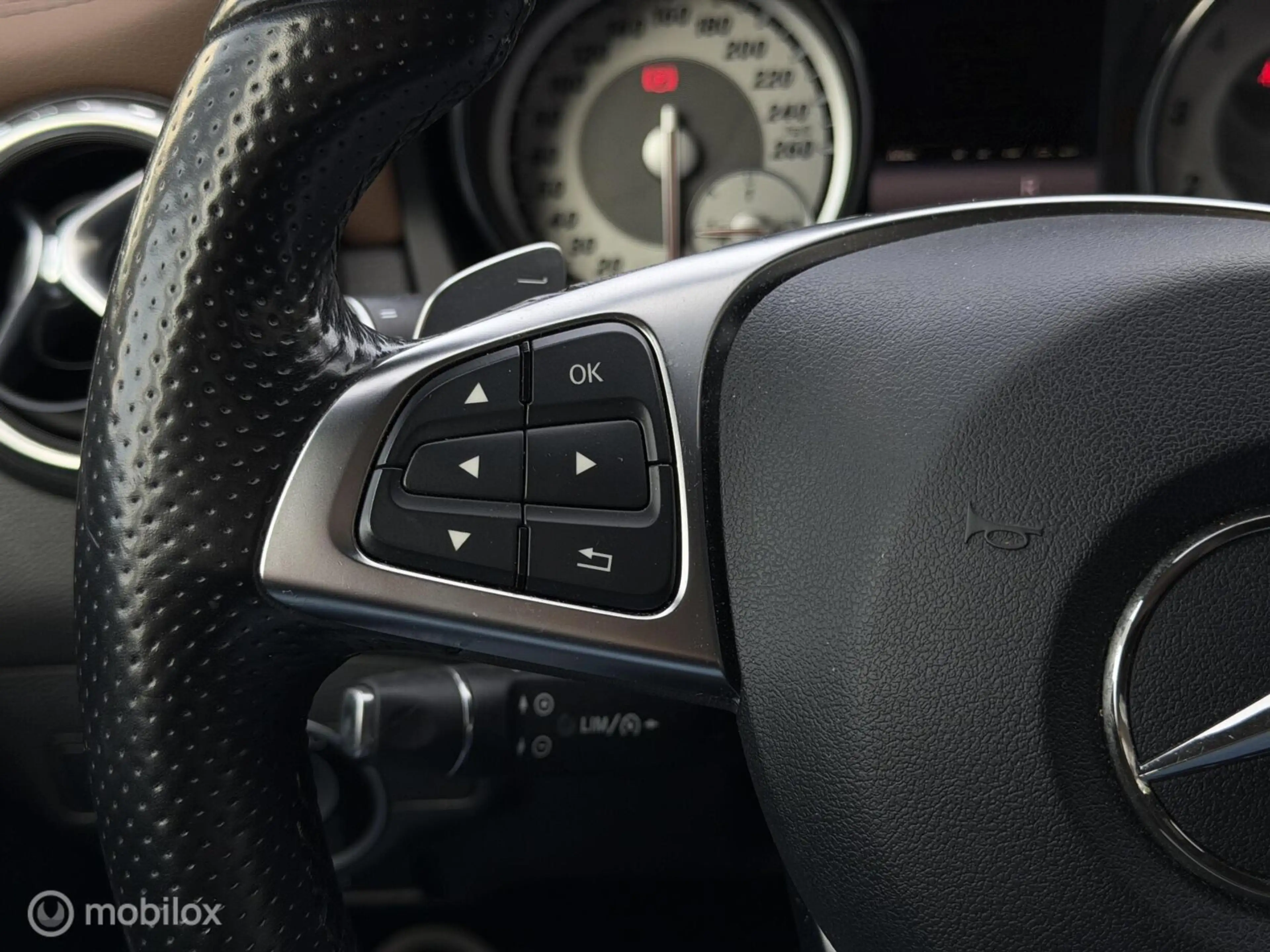 Mercedes-Benz GLA 180 Prestige | Schuif/Kanteldak | Stoelverwarming | Bi — photo 14