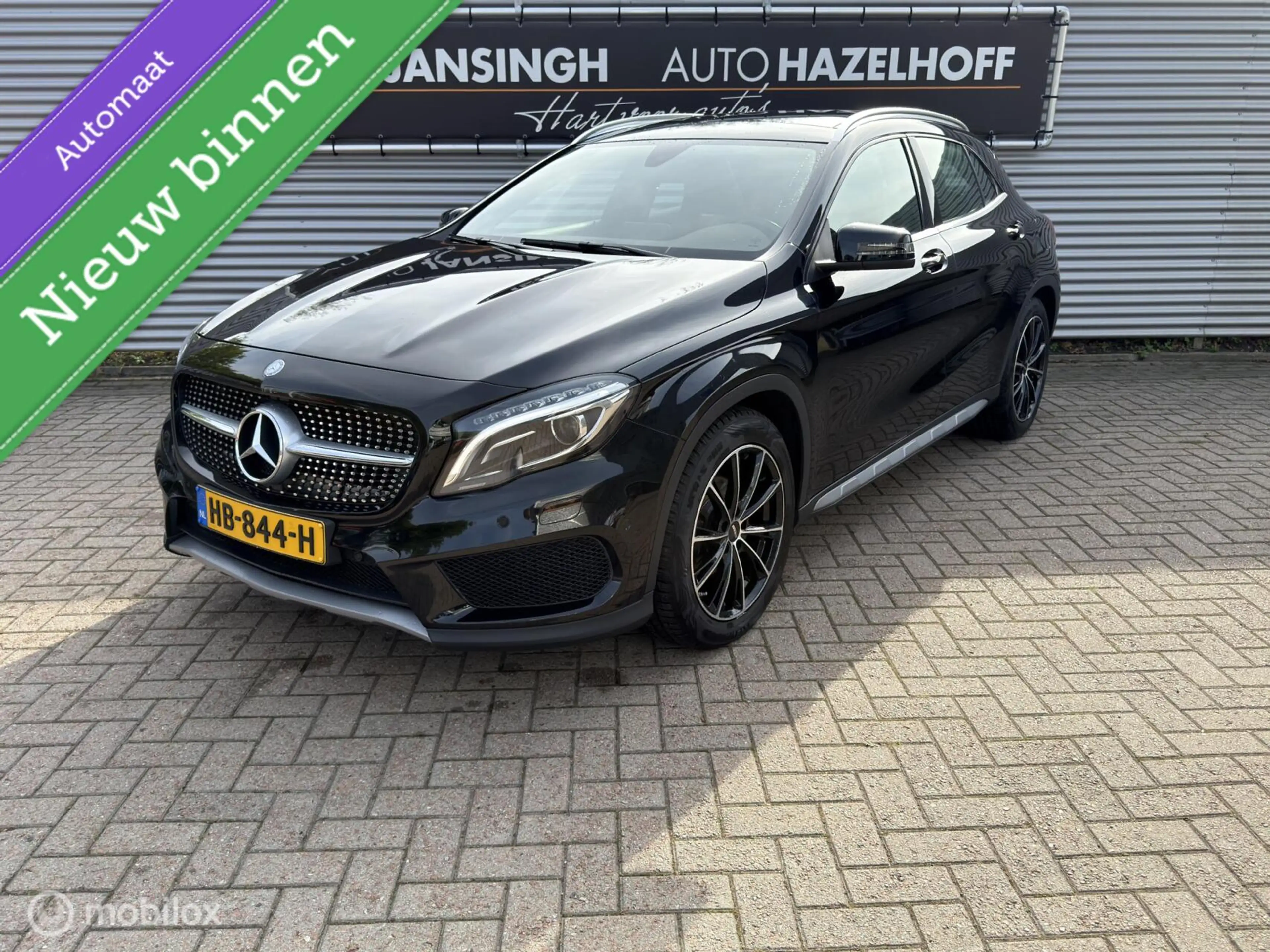 Mercedes-Benz GLA 180 Prestige | Schuif/Kanteldak | Stoelverwarming | Bi