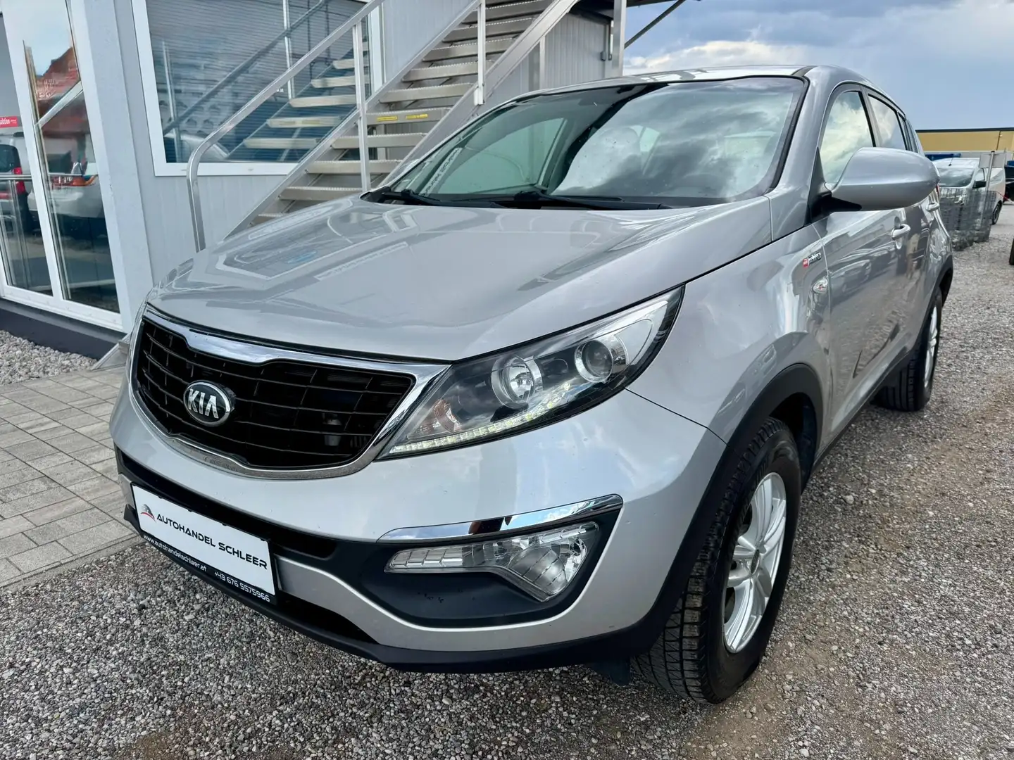 Kia Sportage 2.0 CRDI ÖSTERREICH EDITION 4WD Silber - 1