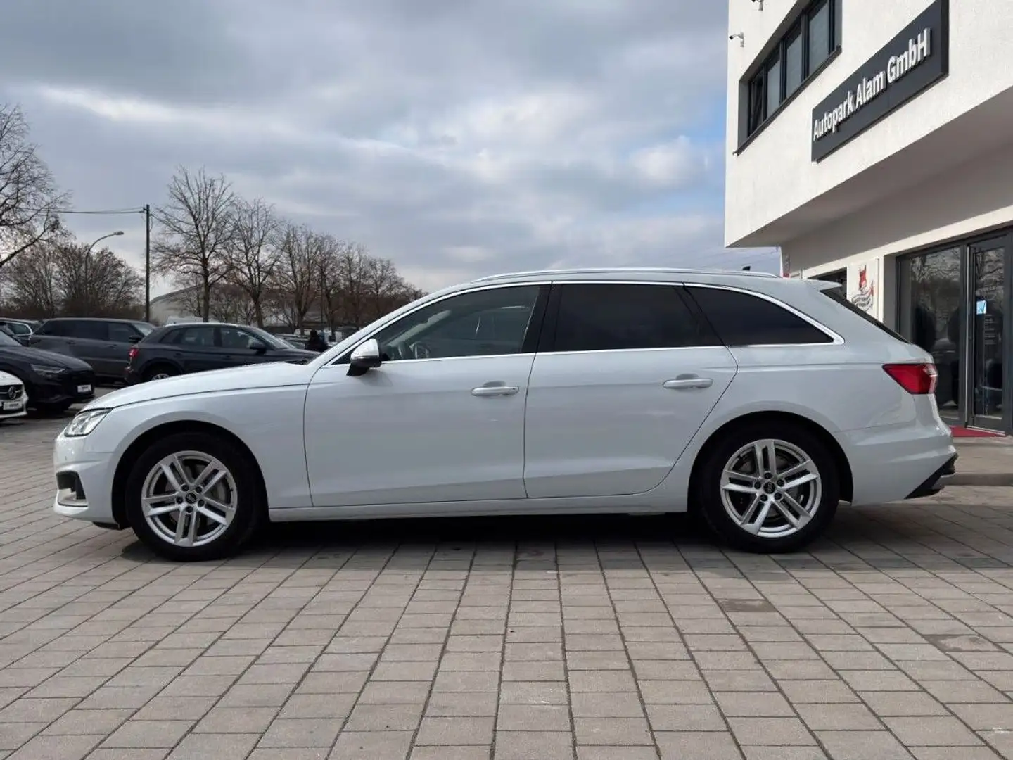 Audi A4 Av. 40 TDI S-tronic LED Navi Fernlicht As DAB White - 2