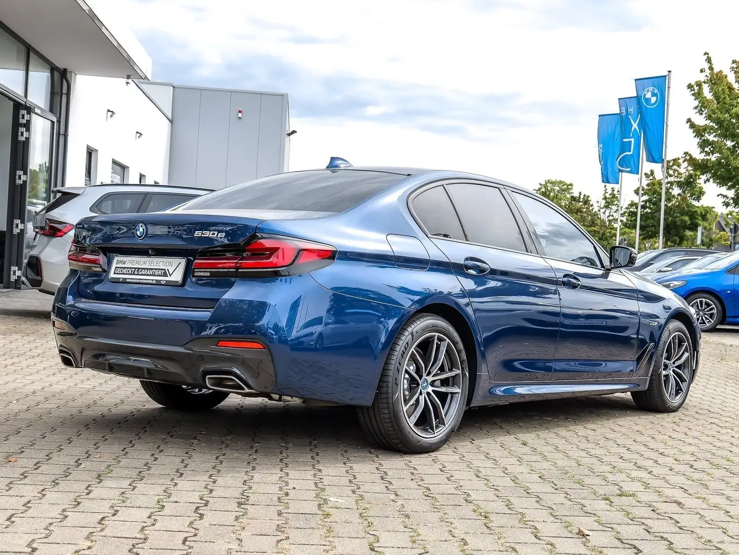 BMW 530 e xDrive MSport Laser PA DA Prof HuD ACC HiFi Blau - 2