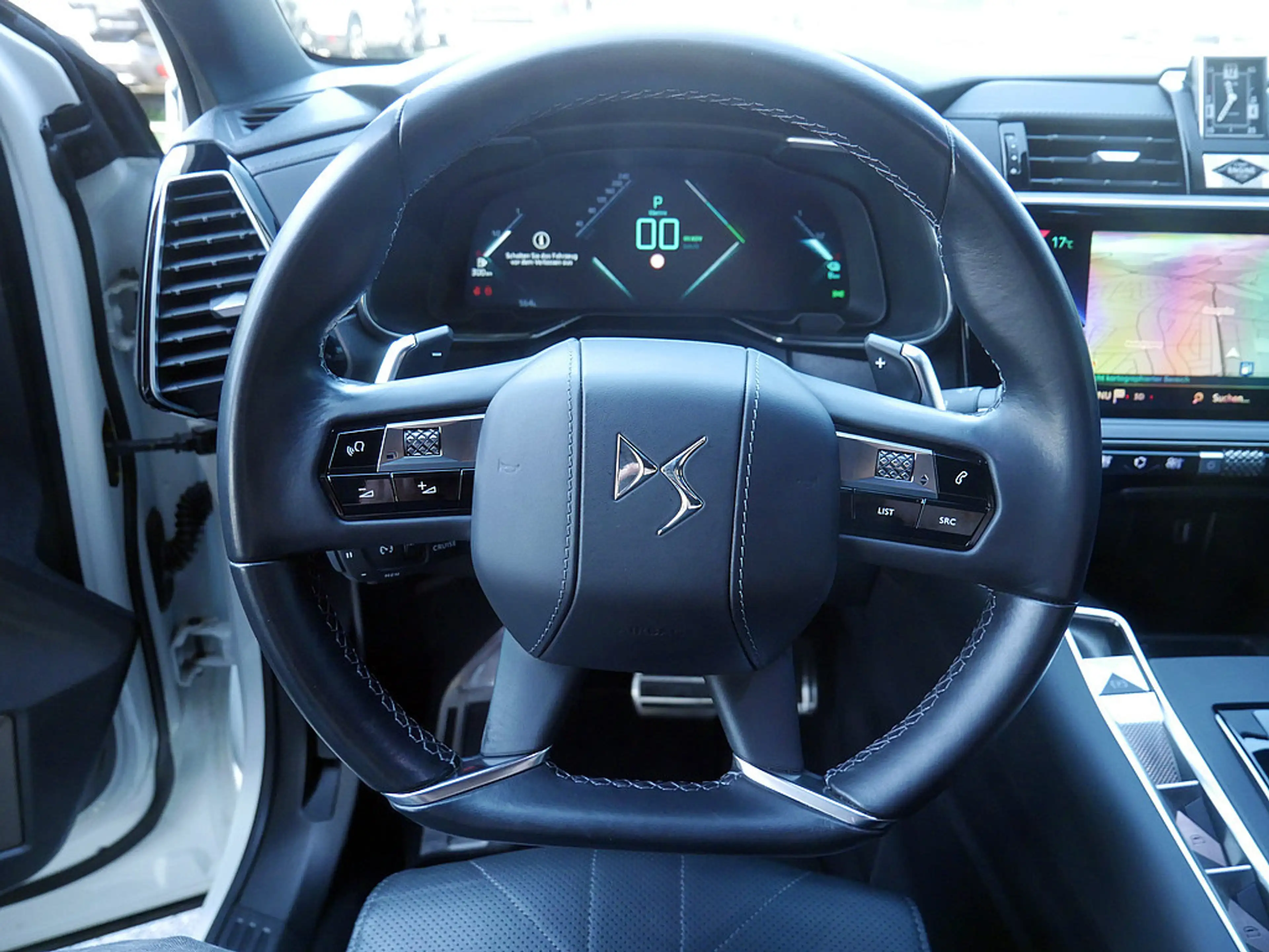 DS Automobiles DS 7 Crossback Ligne Noire E-Tense 4x4 PANO — photo 11