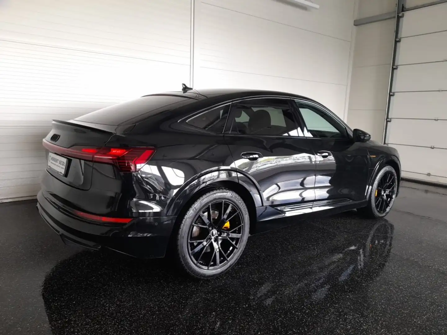 Audi e-tron SB 55 quattro S-LINE BLACK EDITION *NP: € 107.238,-- / S-LINE LEDER / MATRIX-LED / 21 ZOLL / 22 KW LADEN / BANG & OLUFSEN Schwarz - 2