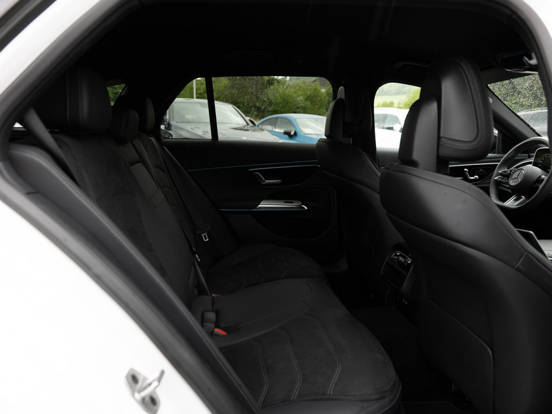 Mercedes-Benz E 300 e T AMG-Sport/DIGITAL/360/Night/AHK/Distr — photo 5