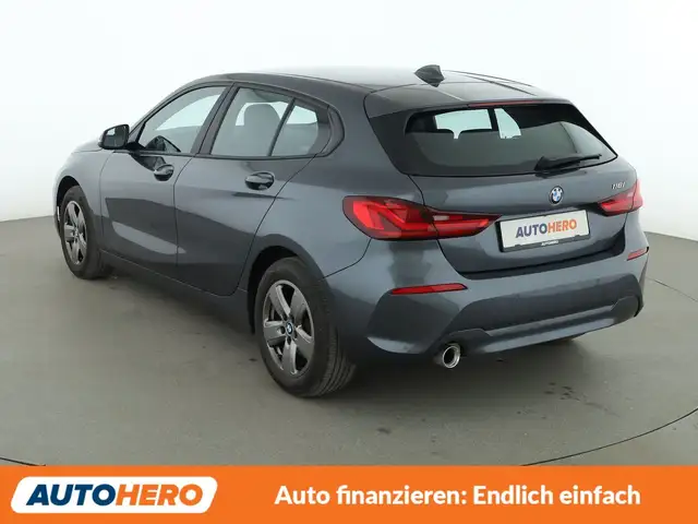 BMW 1 Series view 4