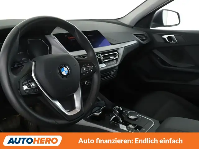 BMW 1 Series view 11