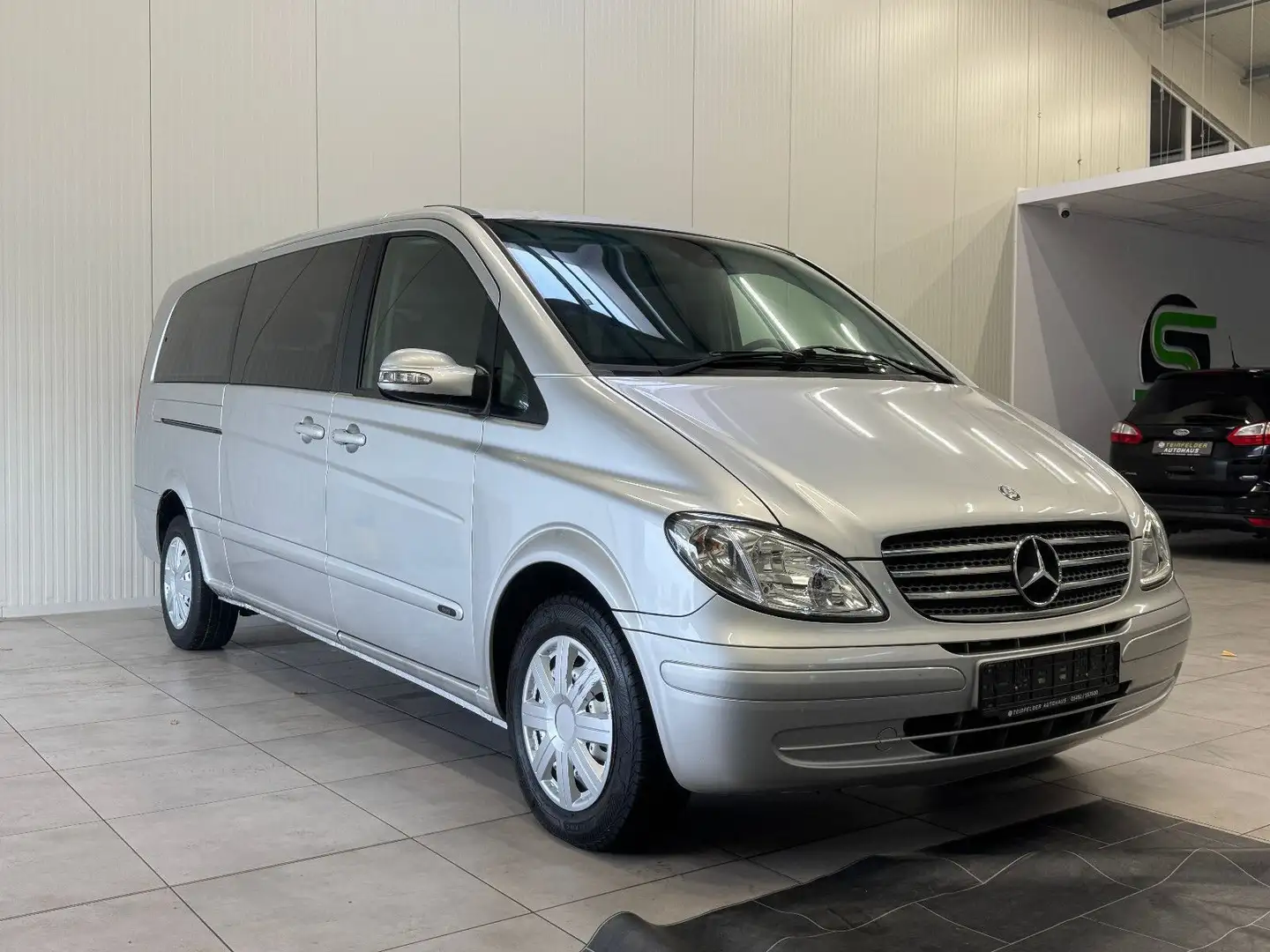 Mercedes-Benz Viano 2.2 CDI extralang / KLIMA / 6 SITZER Silber - 1