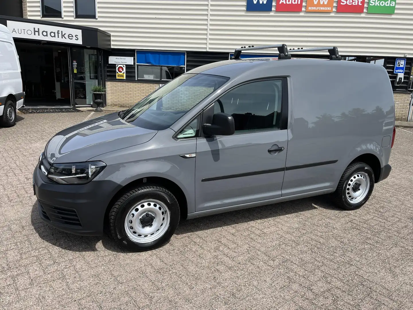 Volkswagen Caddy 1.2 TSI L1H1 BMT Easyline Grijs - 1