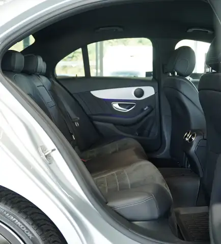 Mercedes-Benz C-Class view 19