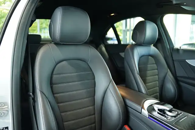 Mercedes-Benz C-Class view 17