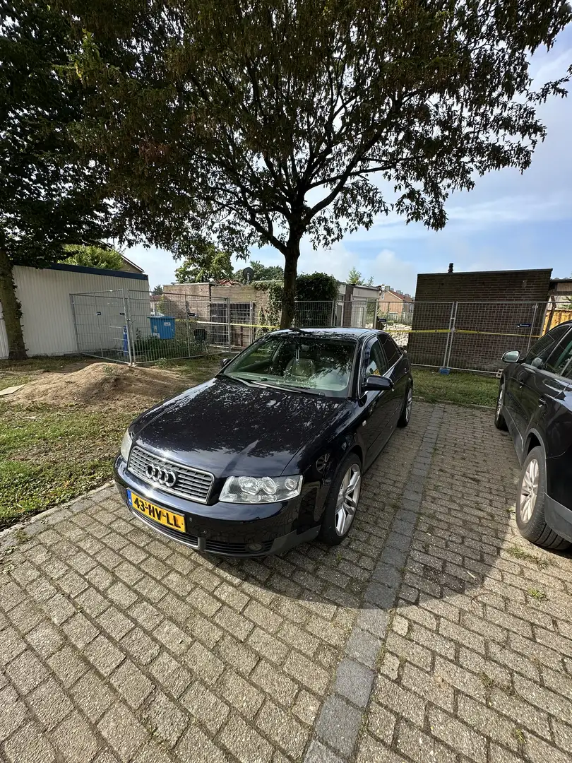 Audi A4 - 1