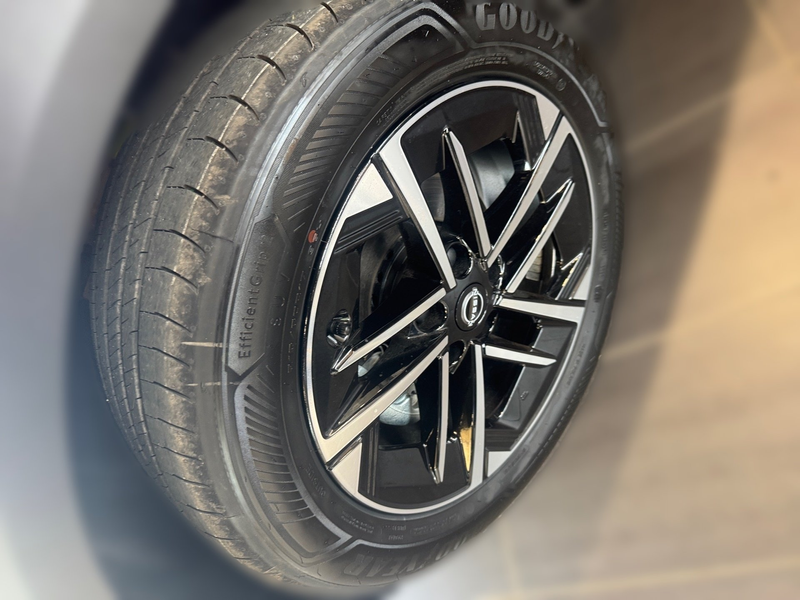 Nissan Juke 1.6 N-Connecta Hybrid AUT+LED+Fernlichtass. — photo 8