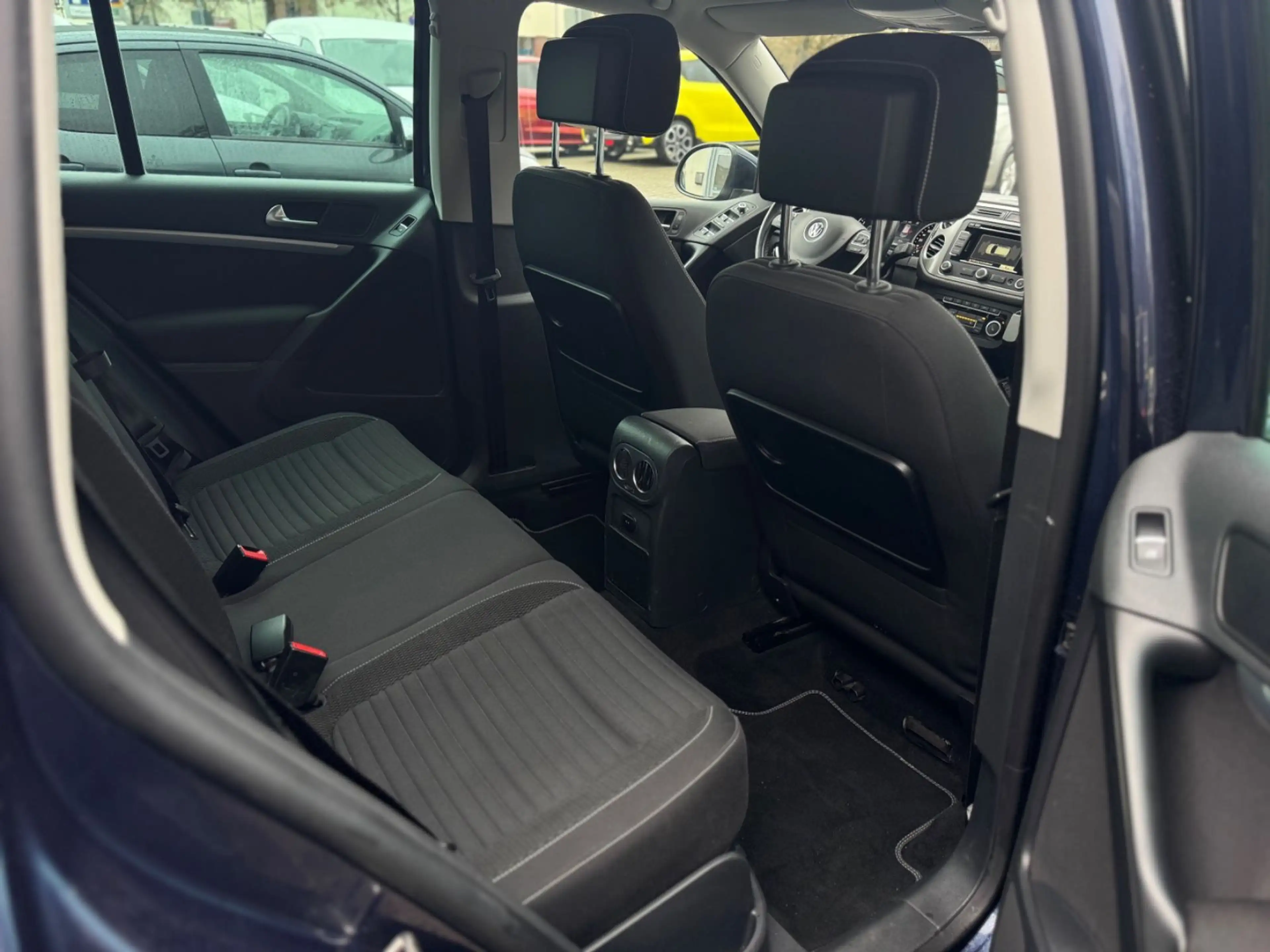 Volkswagen Tiguan Sport & Style BMT*Neue TÜV* — photo 12