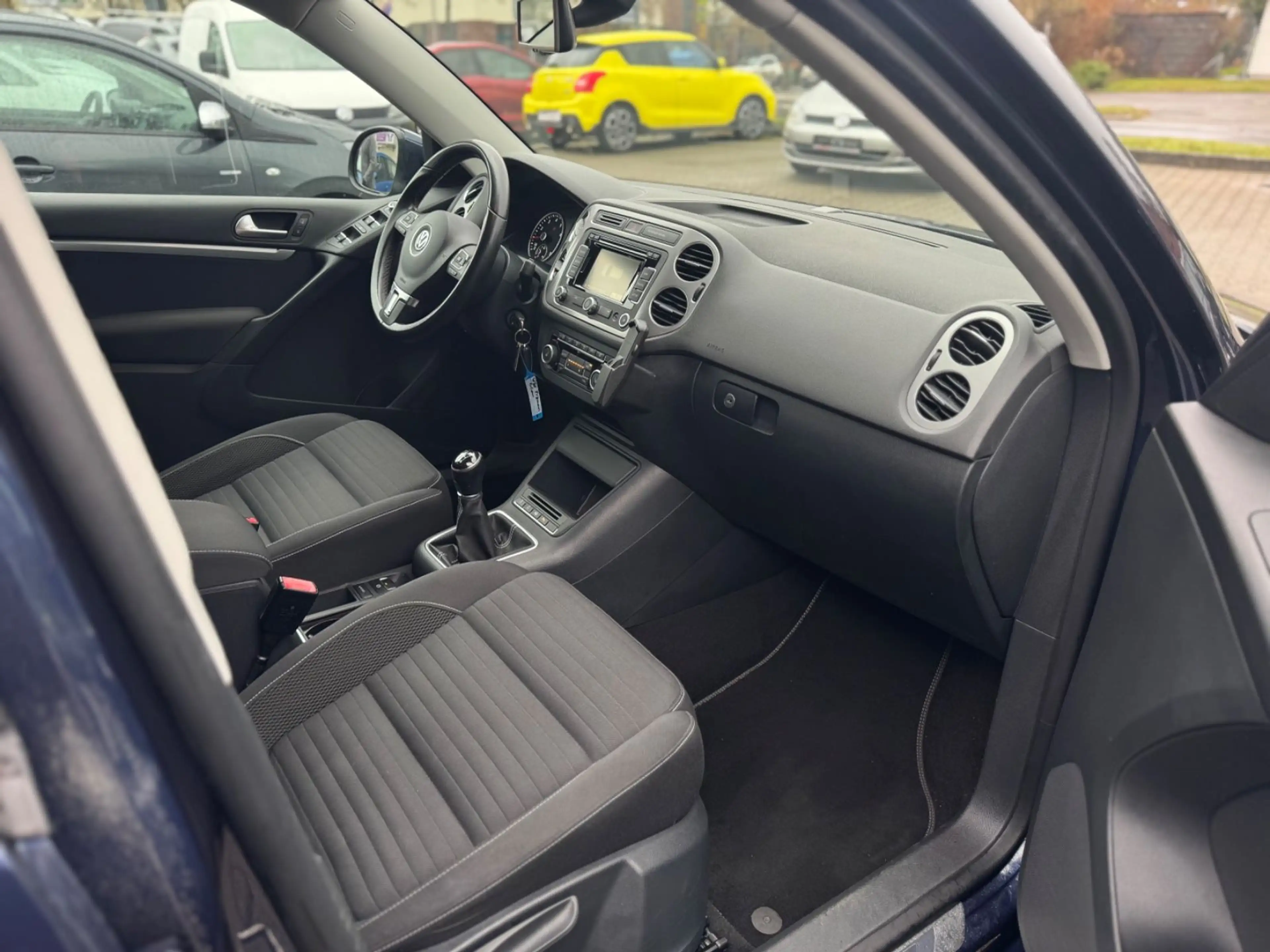 Volkswagen Tiguan Sport & Style BMT*Neue TÜV* — photo 10