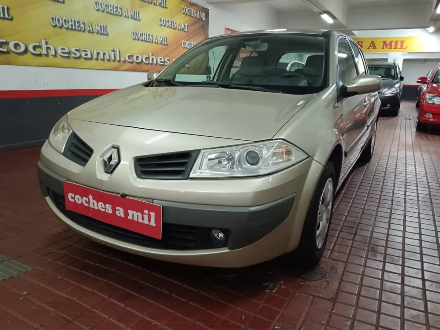 Renault Megane 1.6 Expression Beige - 2