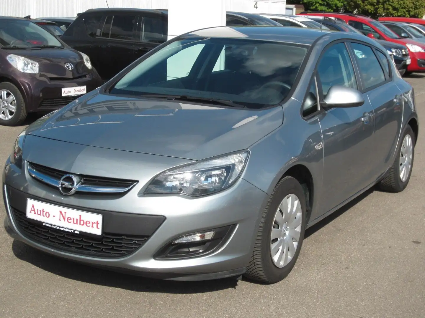 Opel Astra J Lim. Selection Silber - 2