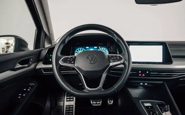 Volkswagen Golf view 14