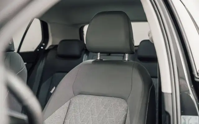 Volkswagen Golf view 10
