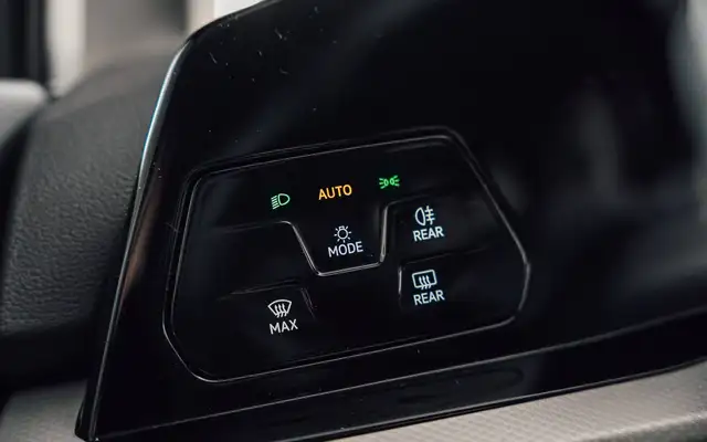 Volkswagen Golf view 30