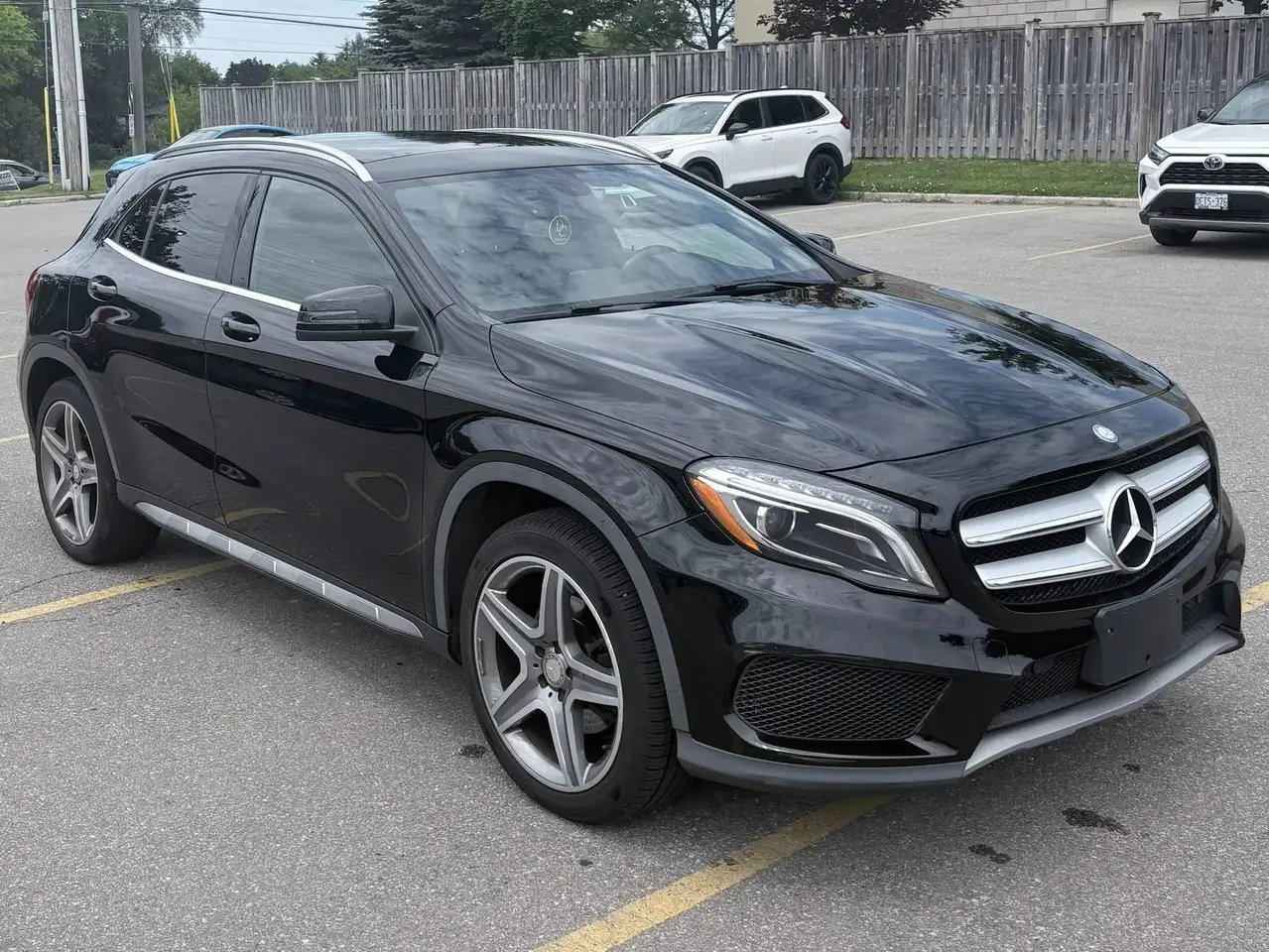 Mercedes-Benz GLA photo Mercedes-Benz GLA