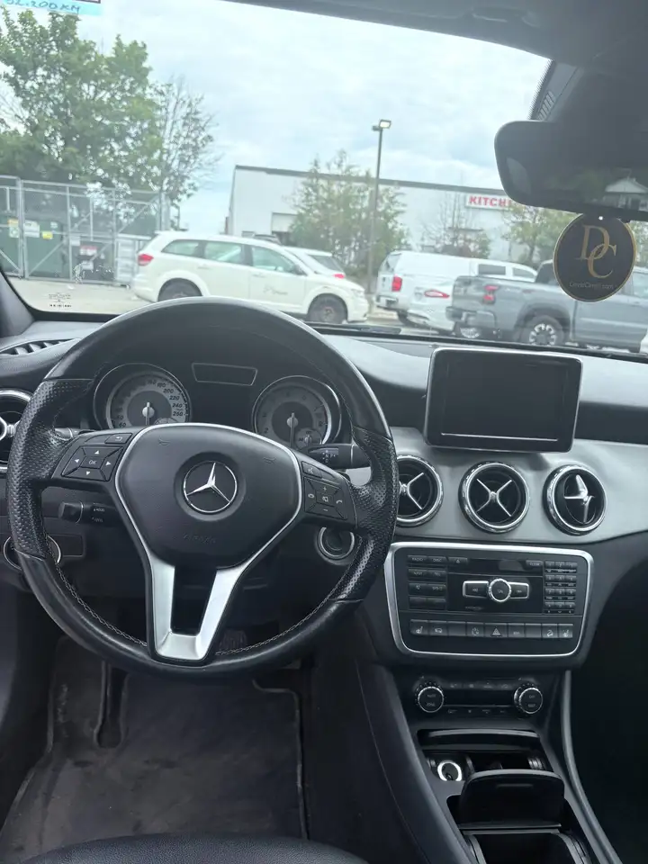 Mercedes-Benz GLA photo Mercedes-Benz GLA