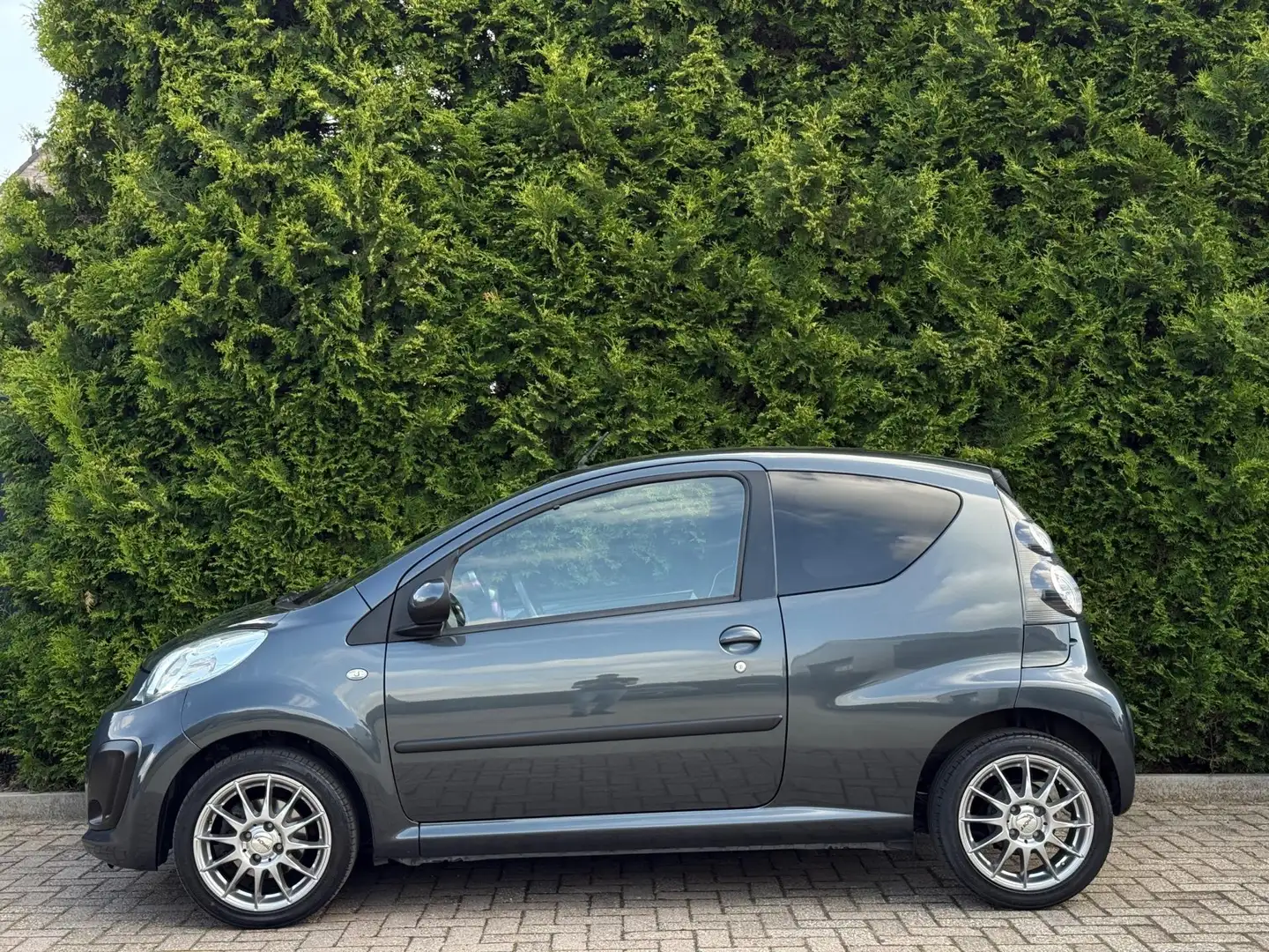 Citroen C1 1.0 Collection CarPlay Airco Gris - 2
