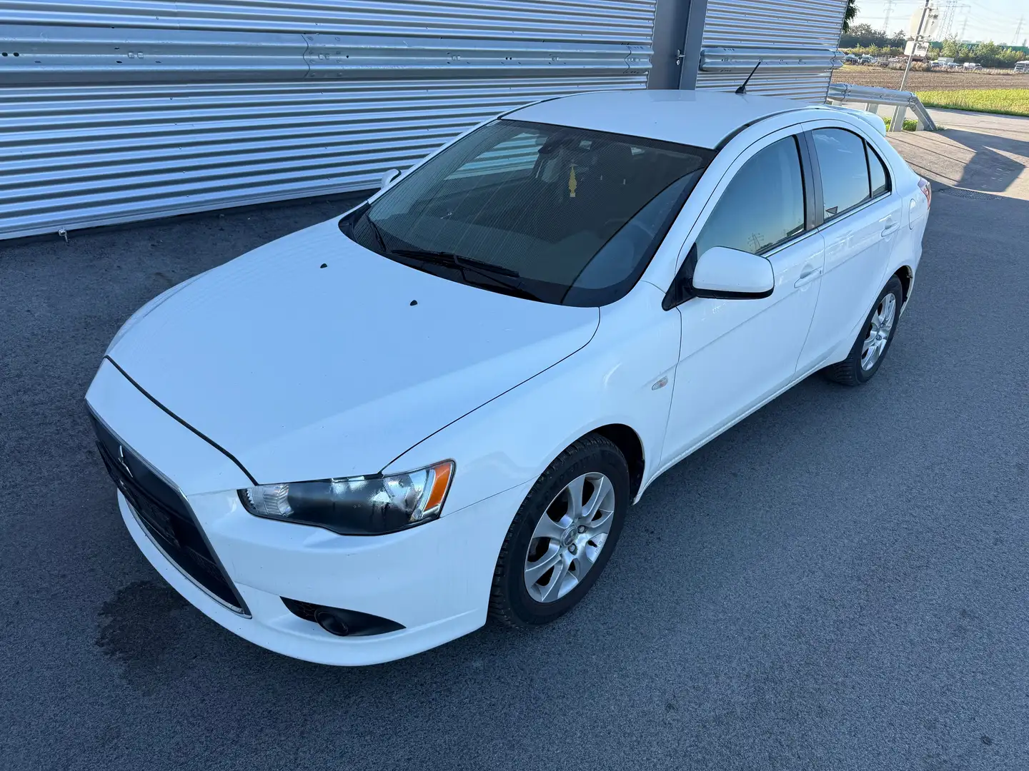 Mitsubishi Lancer Sportback 1,5 Invite ID:71 Blanc - 1