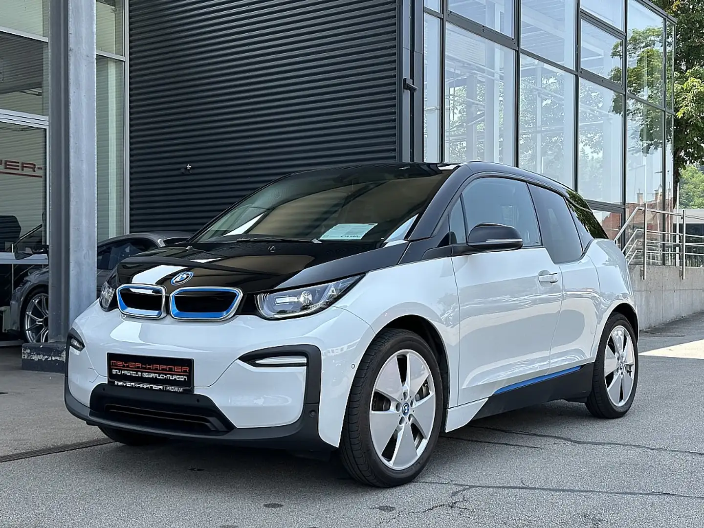 BMW i3 120Ah / RFK / Navi / SZH / Wärmepumpe / 19" Weiß - 2
