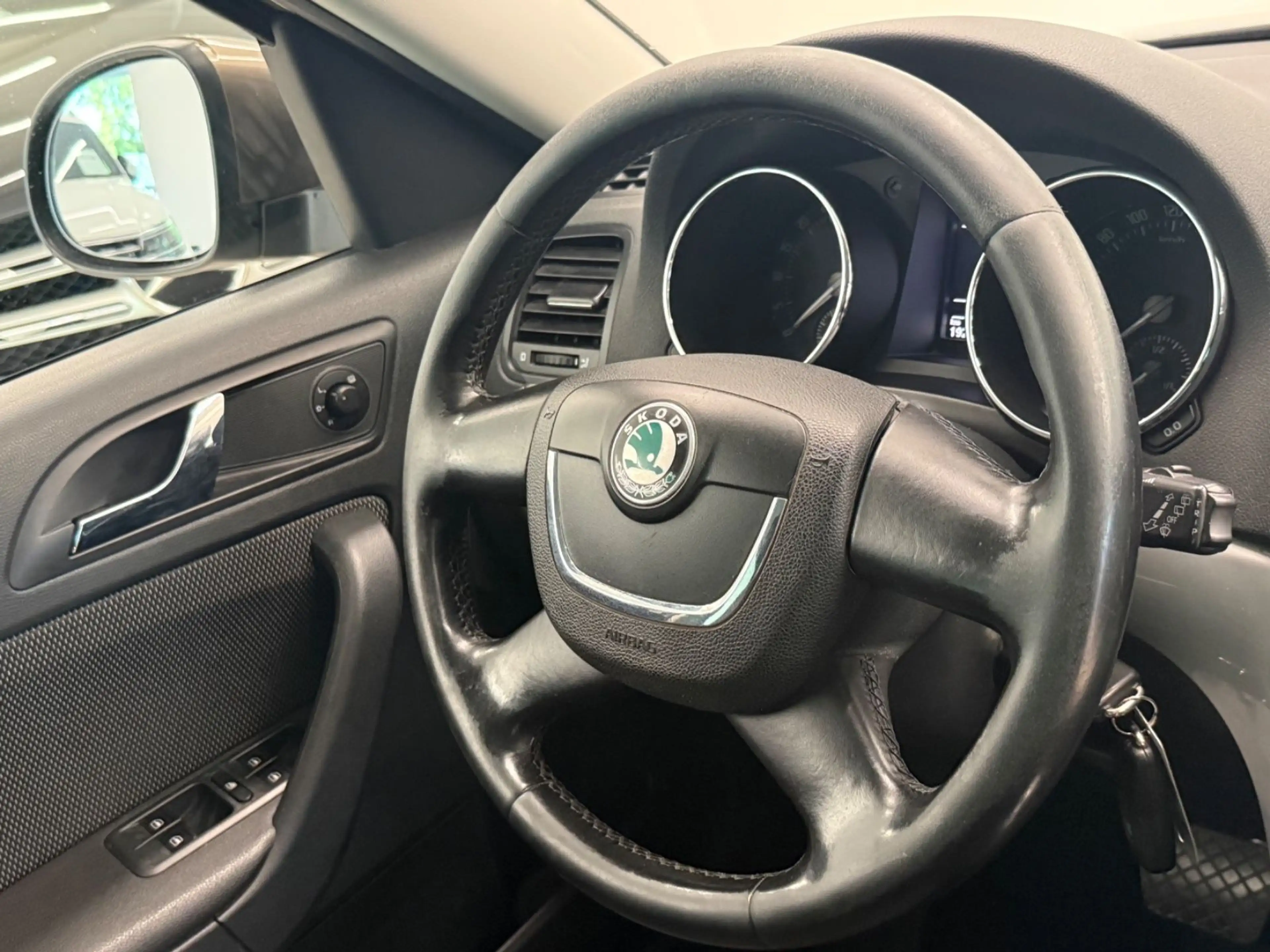 Skoda Yeti Ambition Plus Edition 4x4 DSG PDC AHK — photo 12