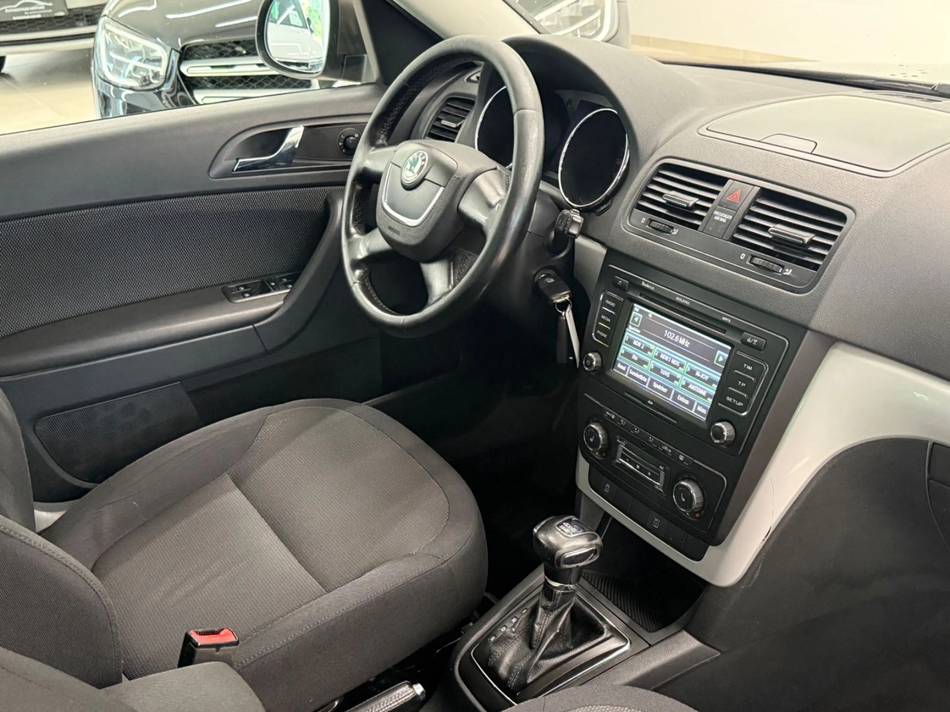 Skoda Yeti Ambition Plus Edition 4x4 DSG PDC AHK — photo 10
