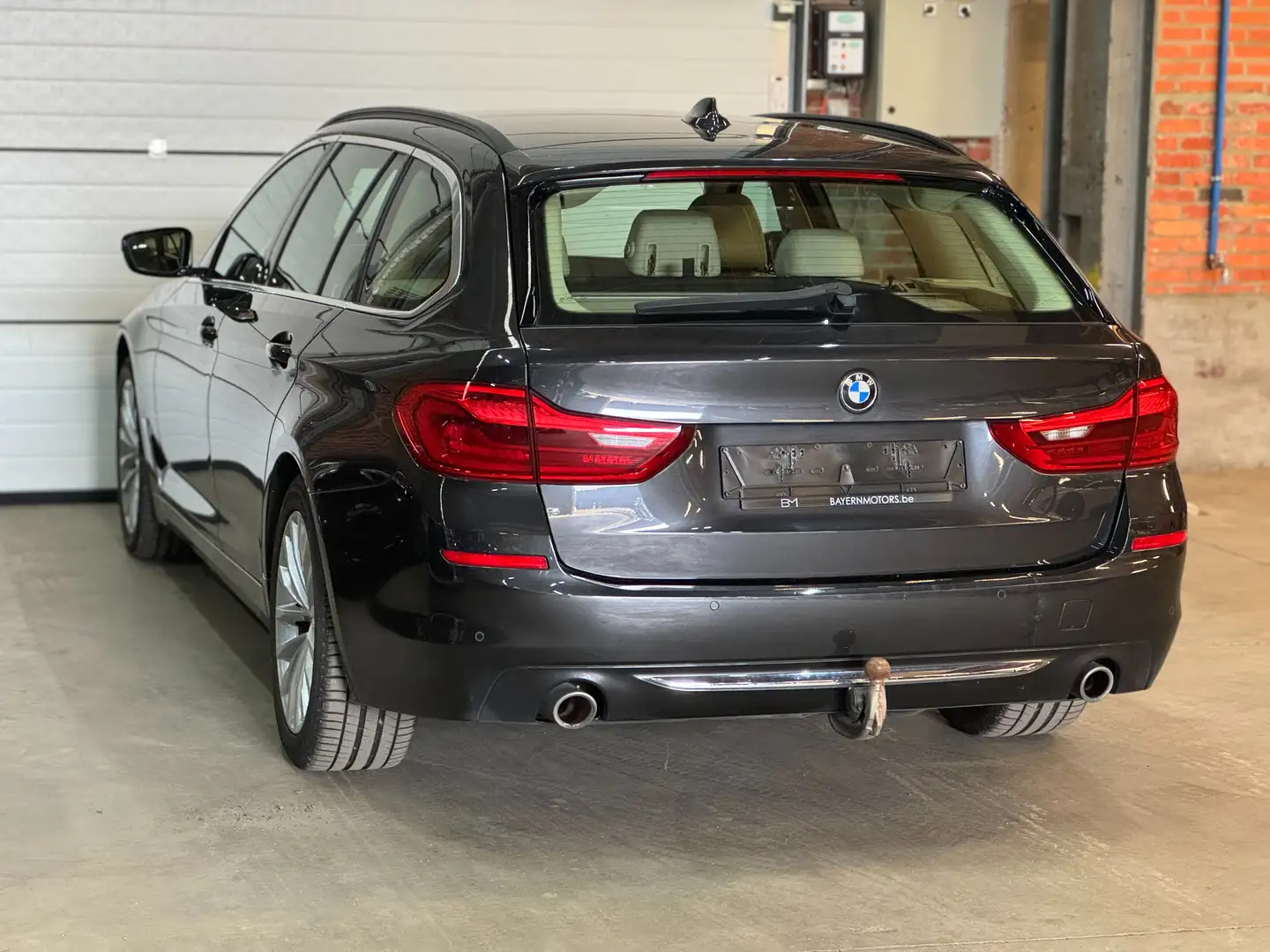 BMW 518 dA Automaat Navi Leder LED Trekhaak Luxury EURO6 Šedá - 2
